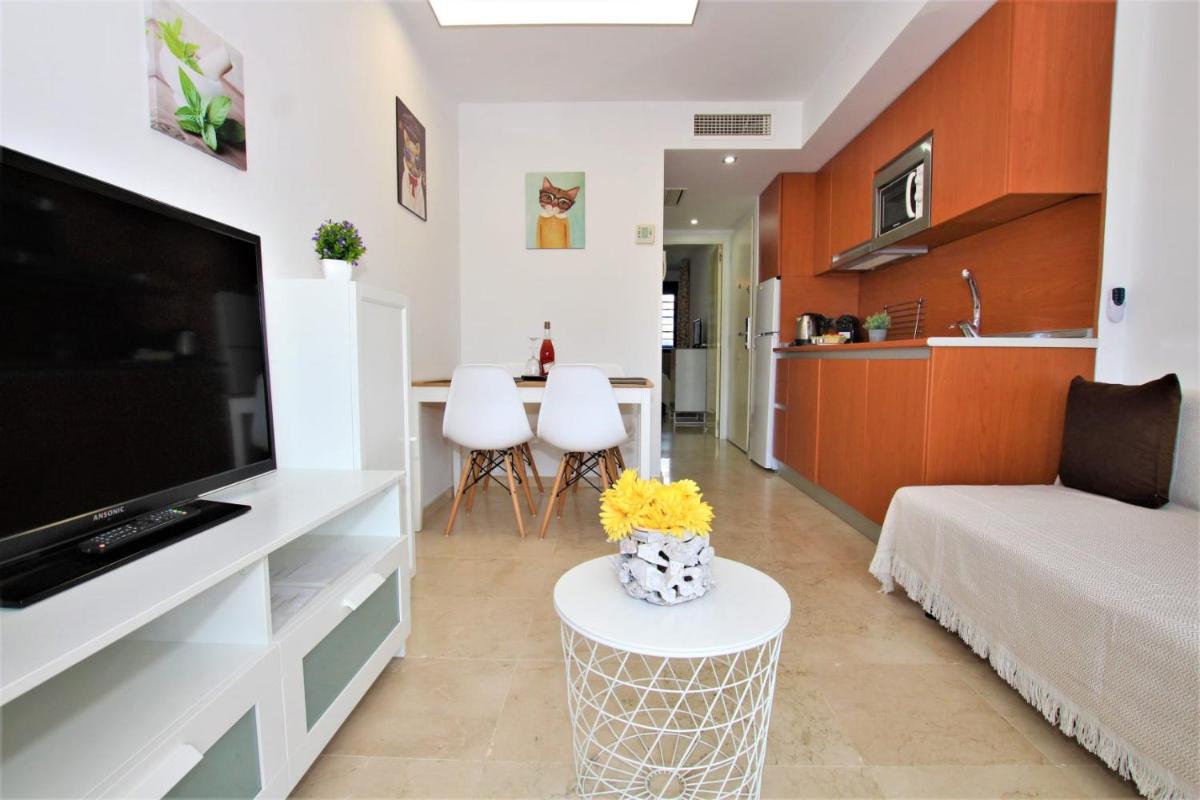 Apartamentos Ana Junto a la playa