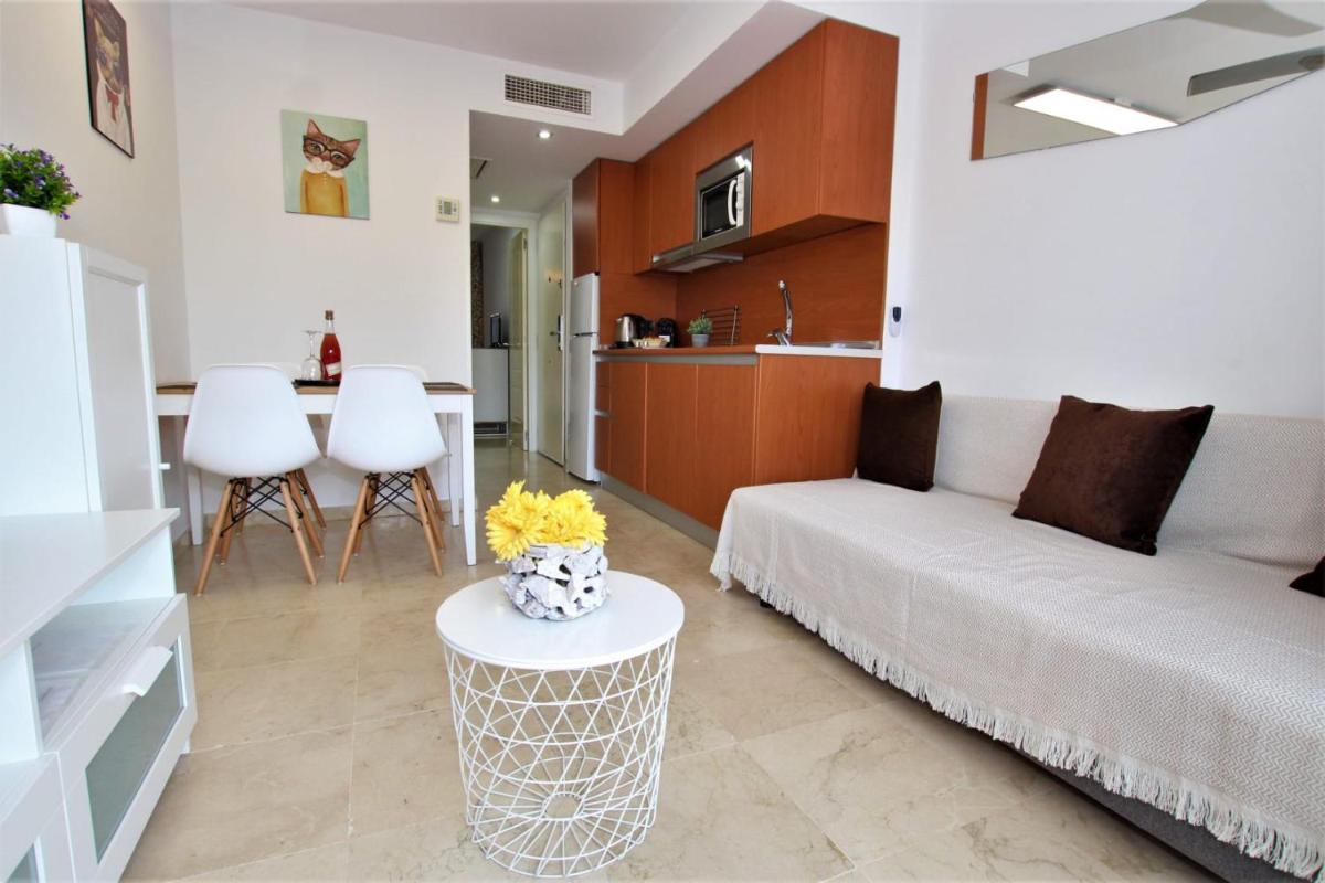 Apartamentos Ana Junto a la playa