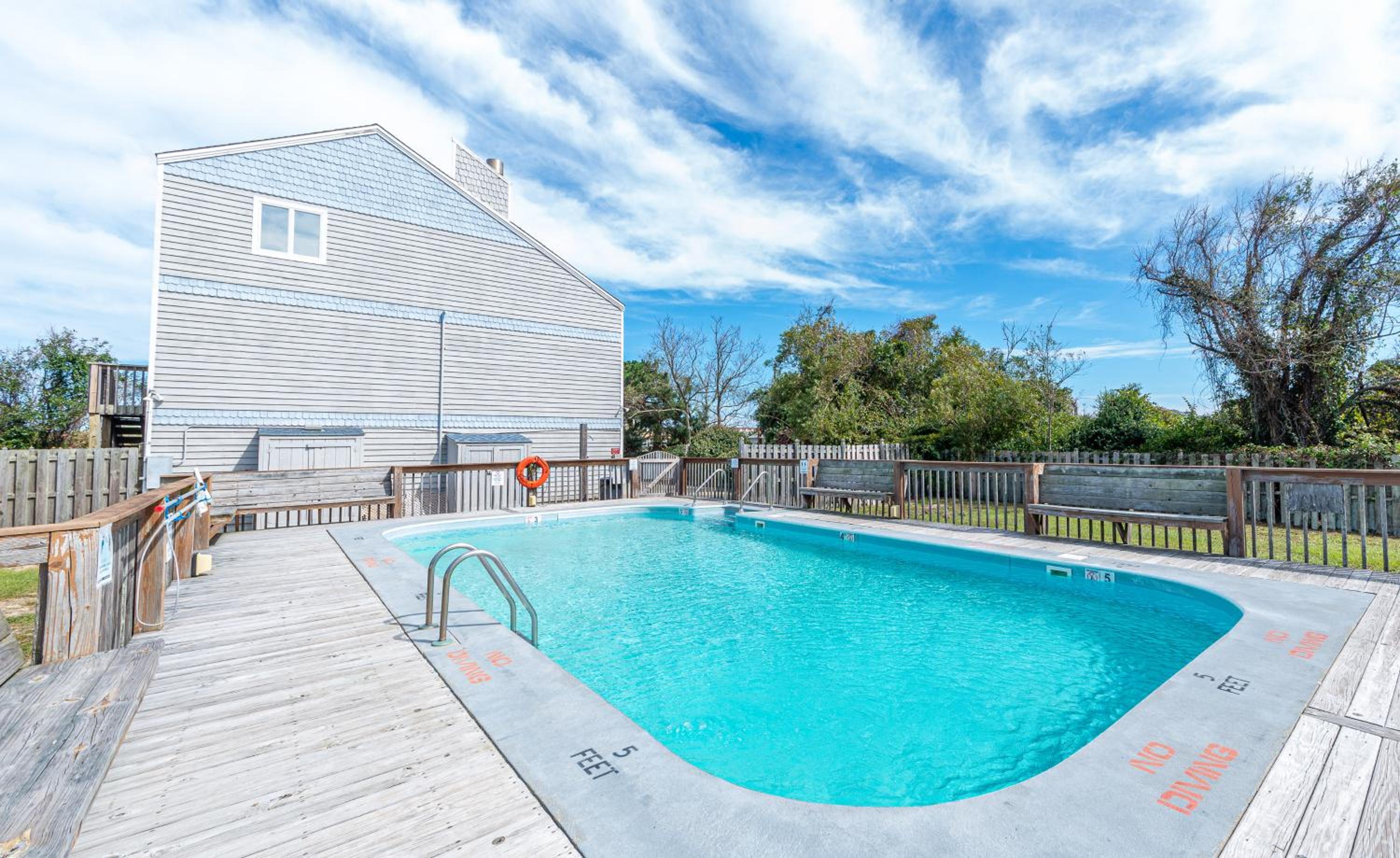 Atlantic Crest - Nags Head MP 11.5, Ocean View,100 Yards to Beach, Community Pool
