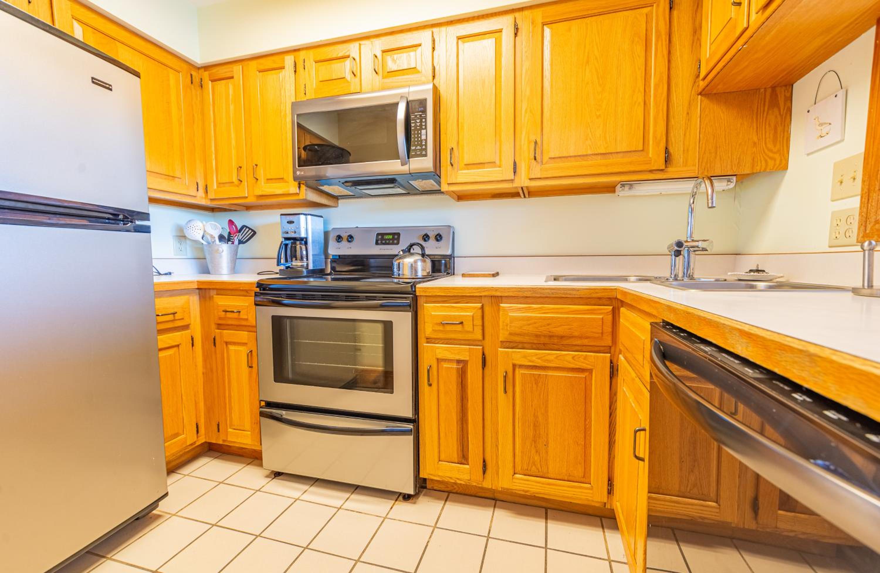 Atlantic Crest - Nags Head MP 11.5, Ocean View,100 Yards to Beach, Community Pool