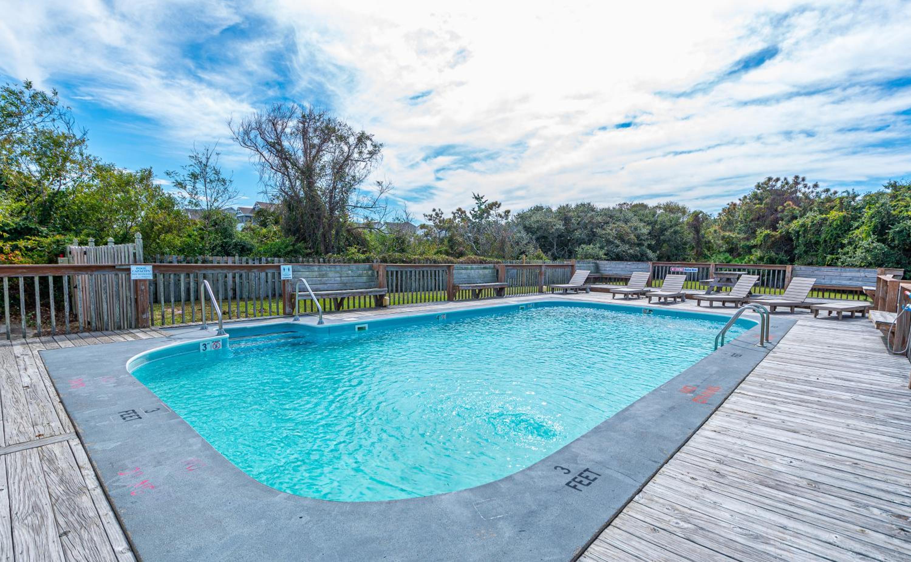 Atlantic Crest - Nags Head MP 11.5, Ocean View,100 Yards to Beach, Community Pool