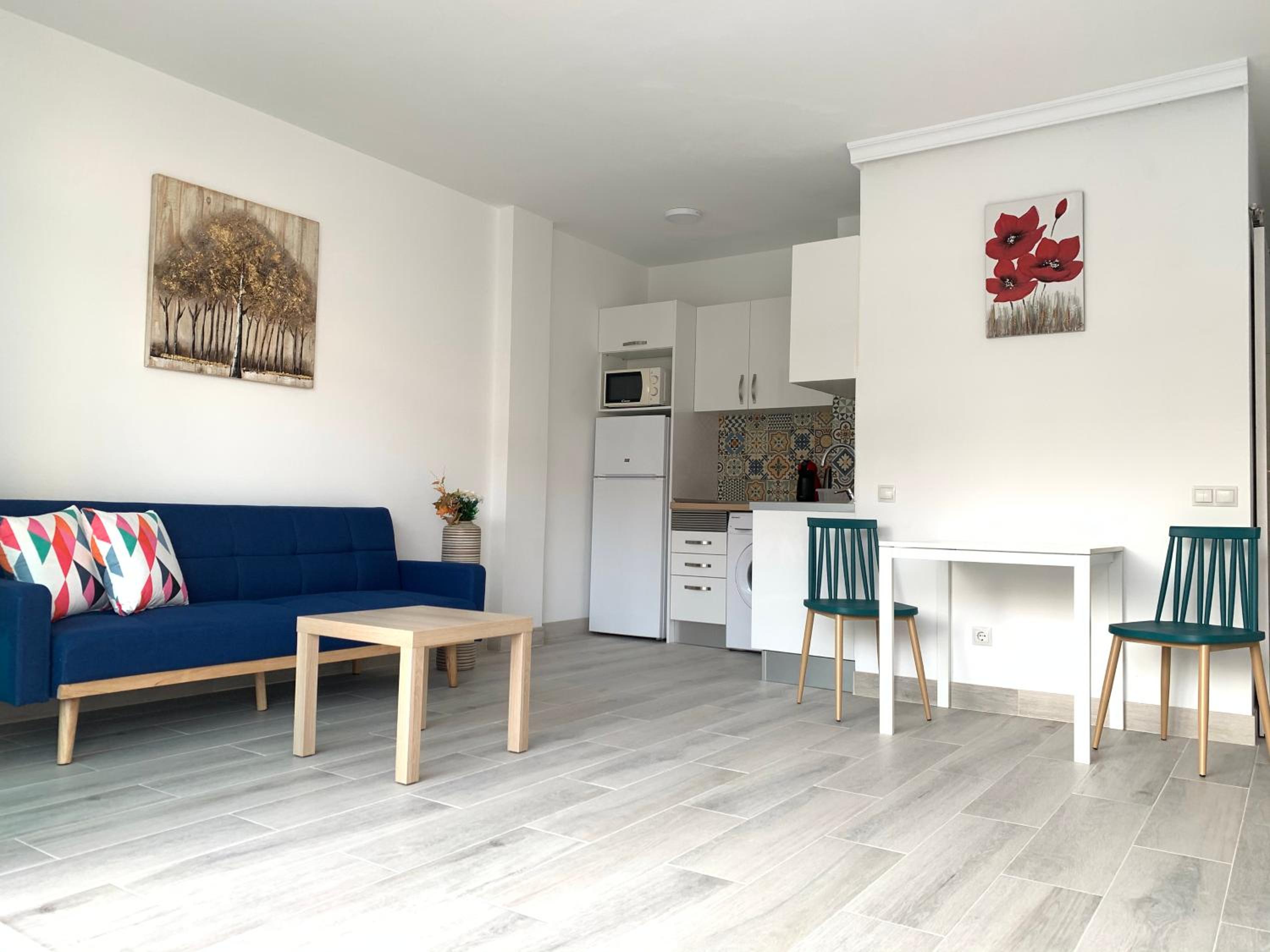 Calm, Cosy and Bright apartment renovated in playa del ingles- WiFi free photo 2