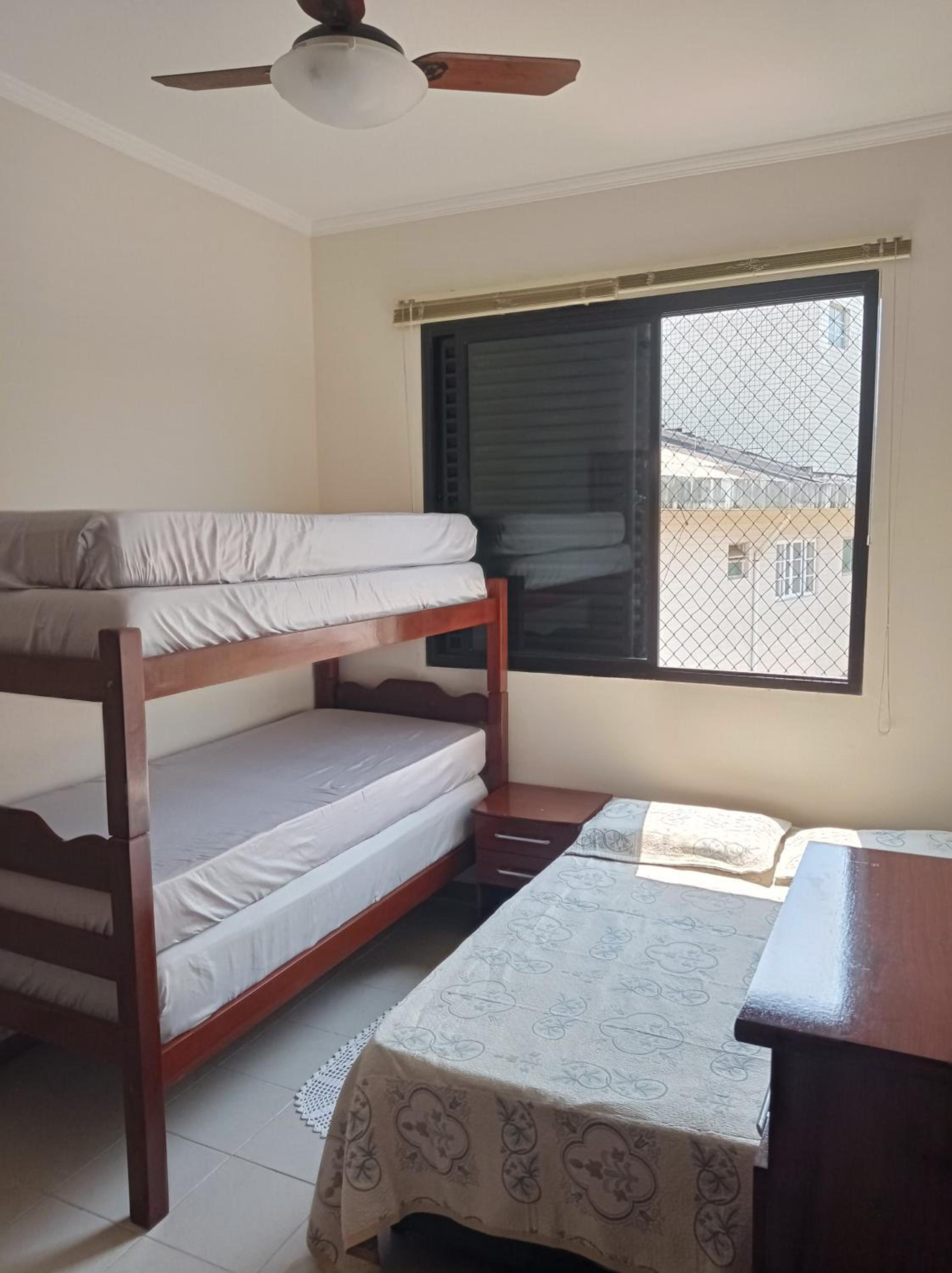 Apartamento Enseada com varanda view 5
