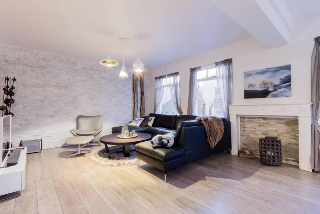 Superb central location, no car needed - Spacious