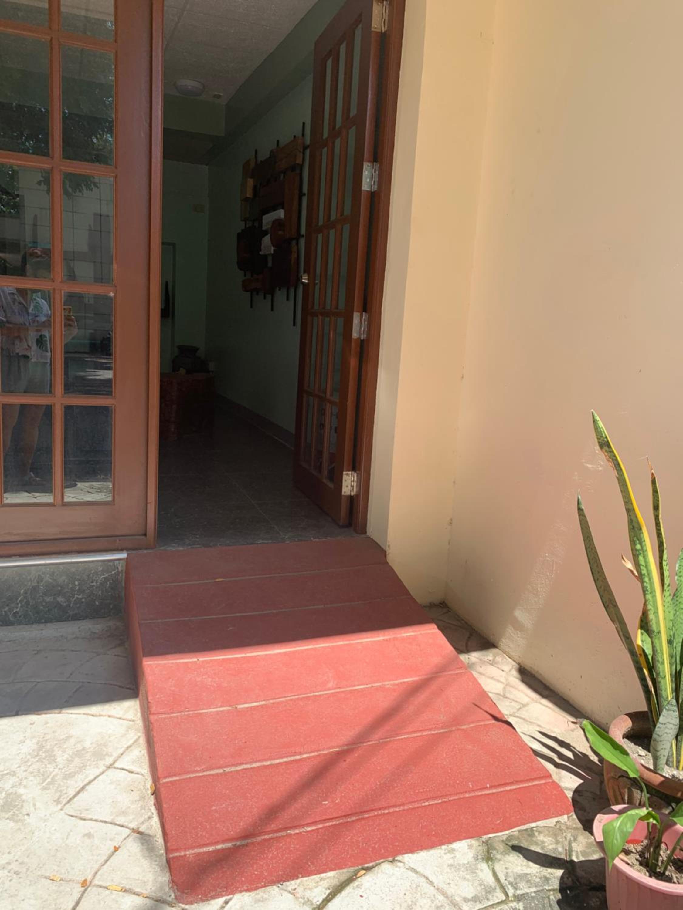 Beinte Singko de Marso Apartments