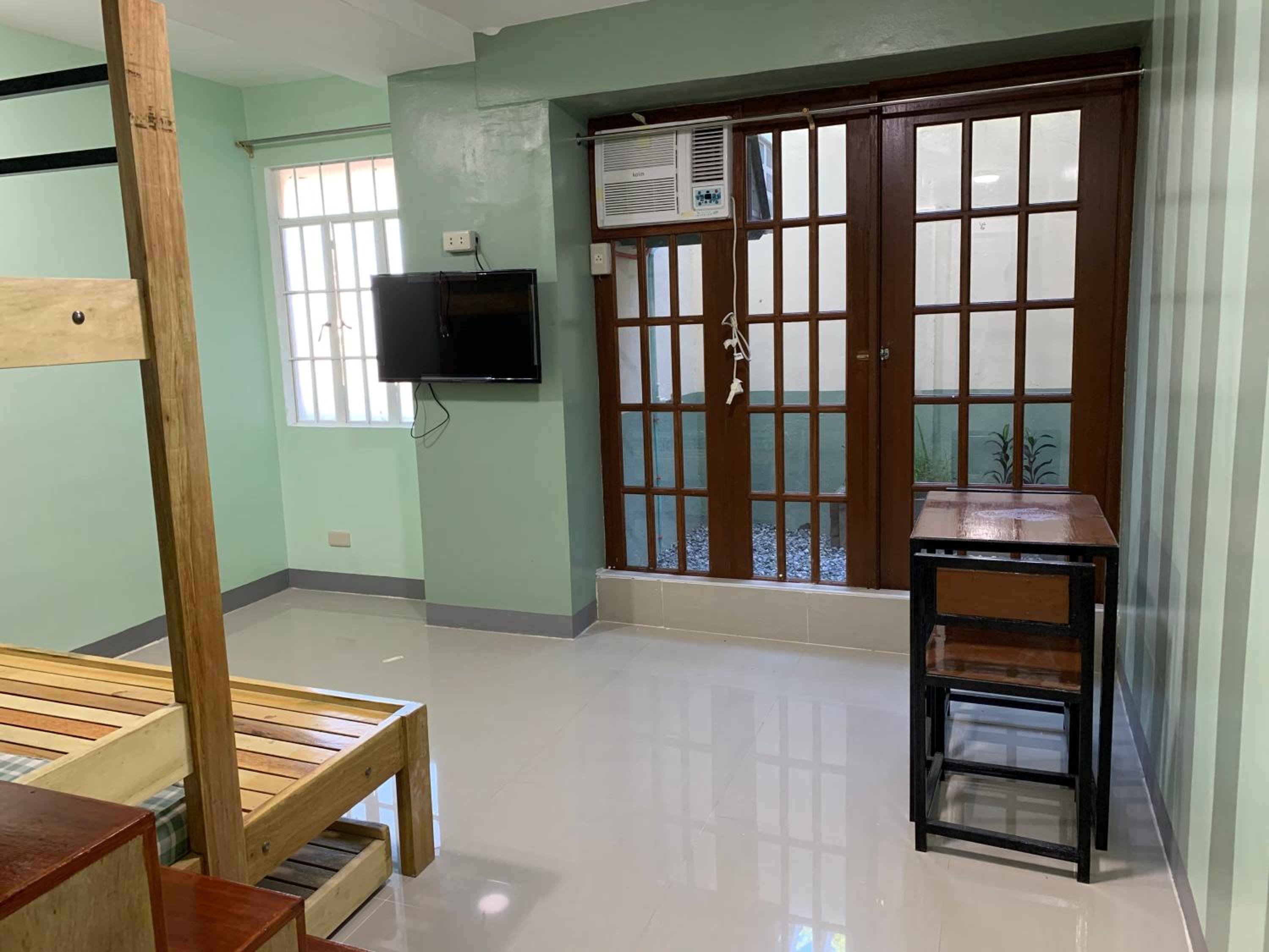 Beinte Singko de Marso Apartments