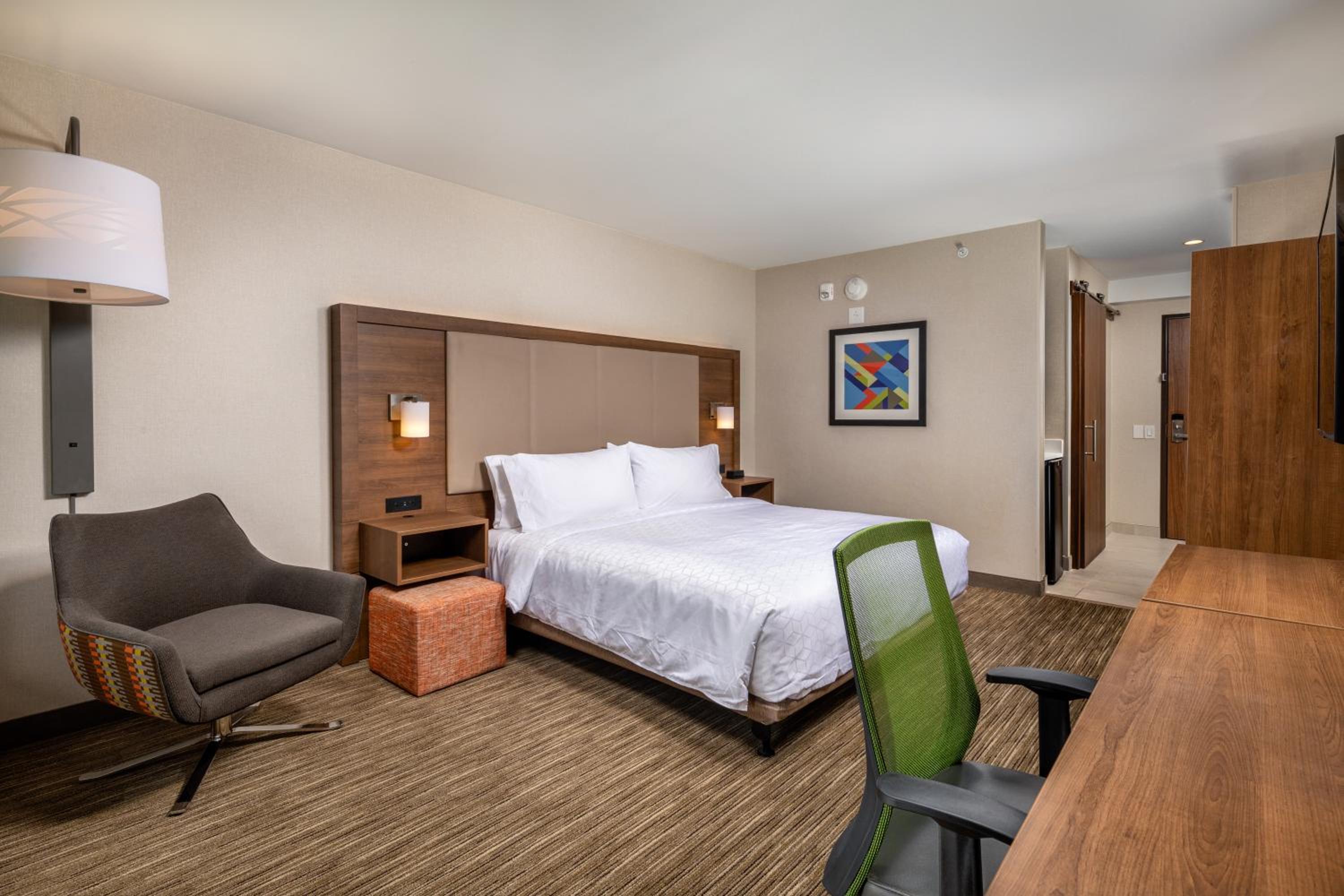 Holiday Inn Express Suites Chatsworth, an IHG Hotel - Property Image 2