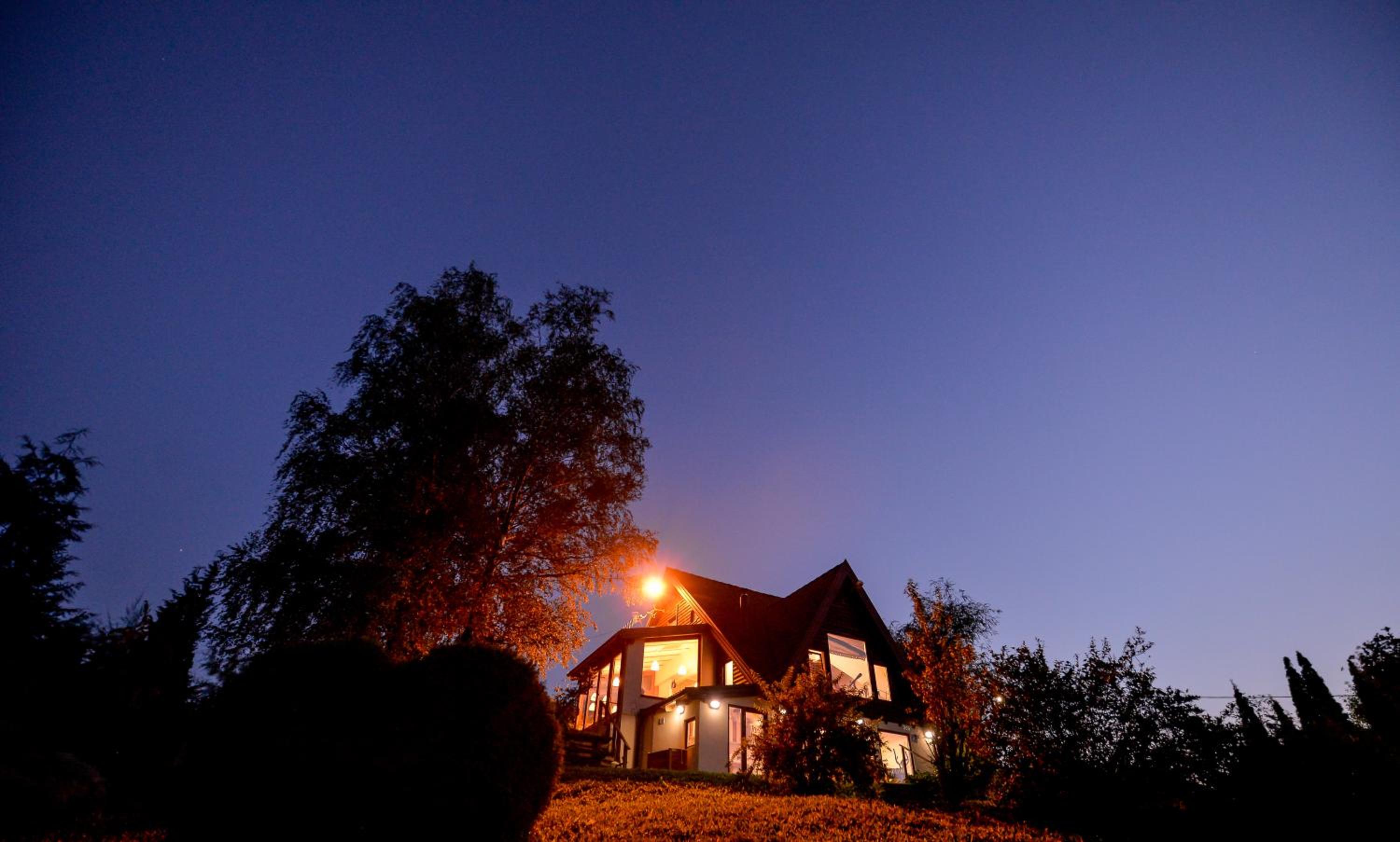 Hmooyi Hill Cottage view 2