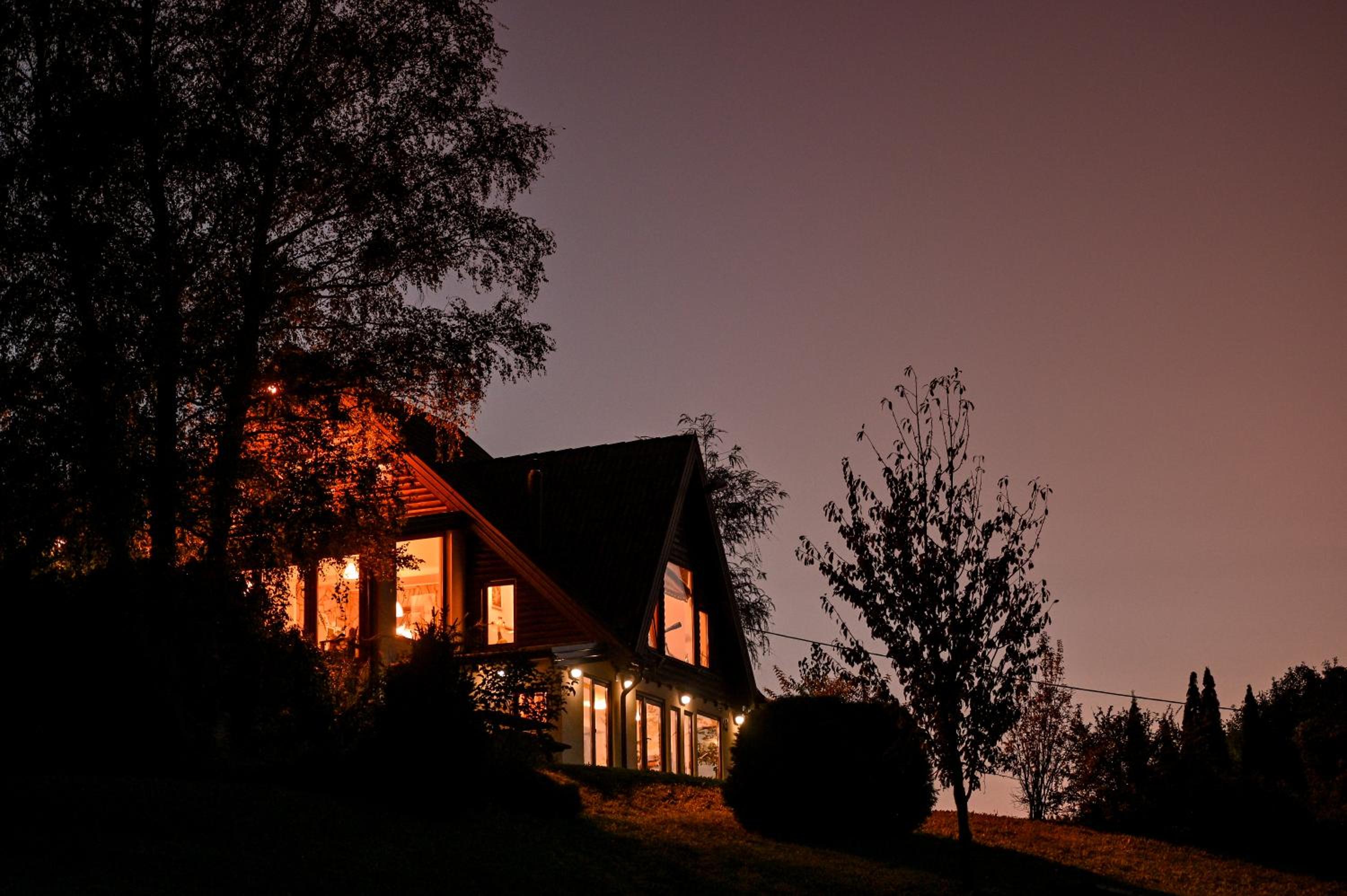 Hmooyi Hill Cottage view 3