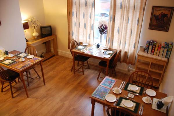 Bolton Vacations - Wendover Guest House - Property Image 2