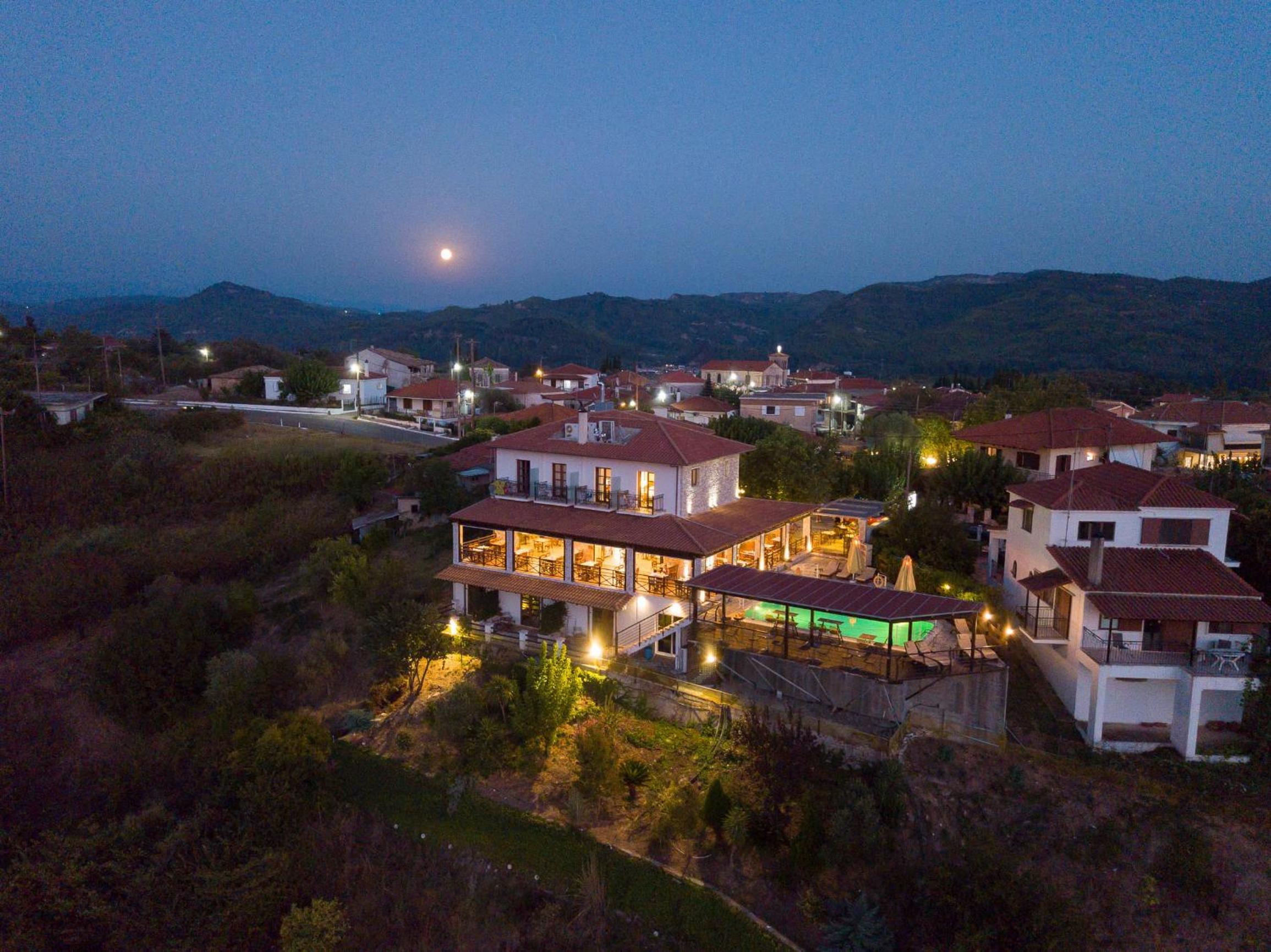 Hotel Bacchus - Image 1