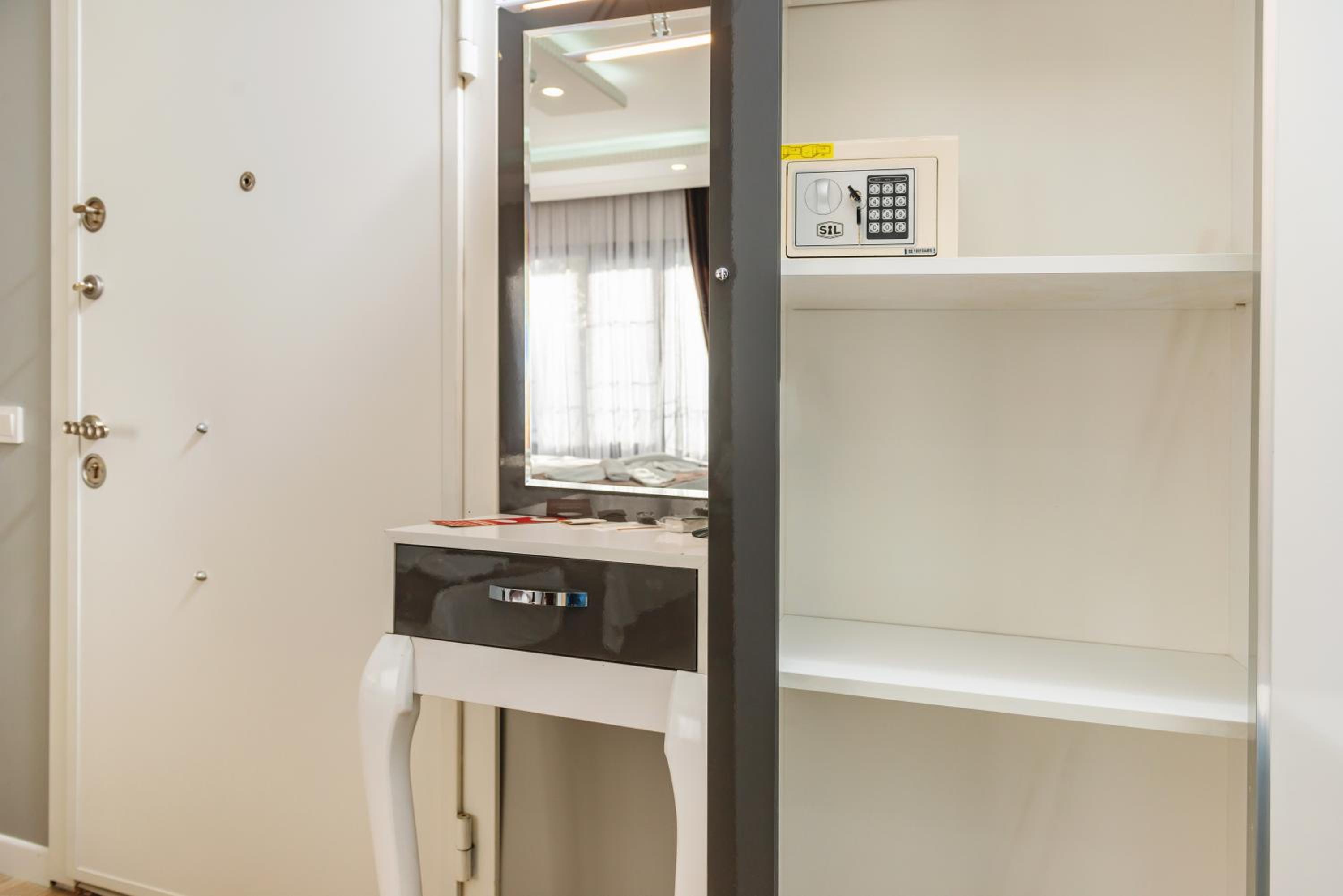 Gloria Suites Old City - Image 44