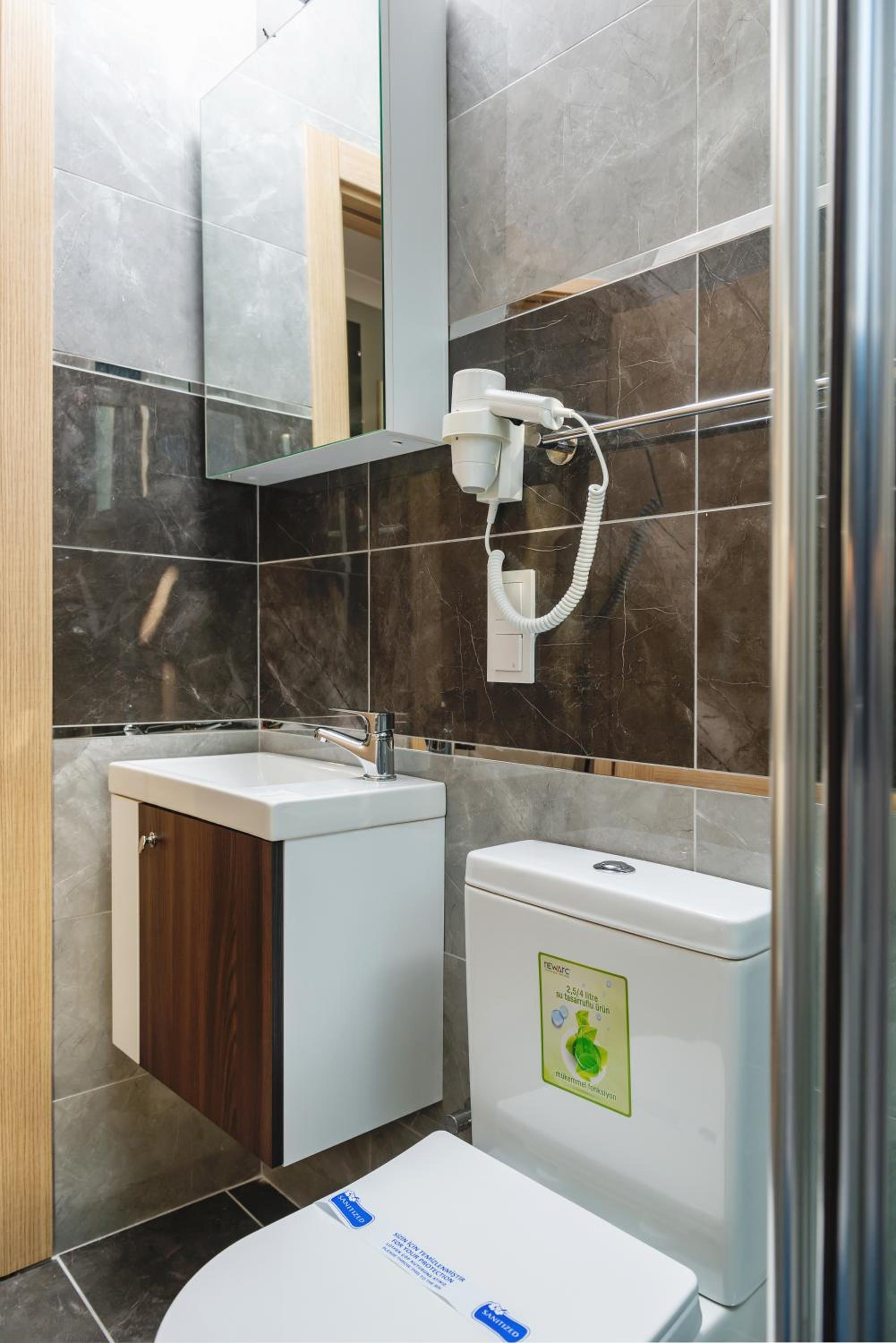 Gloria Suites Old City - Image 21