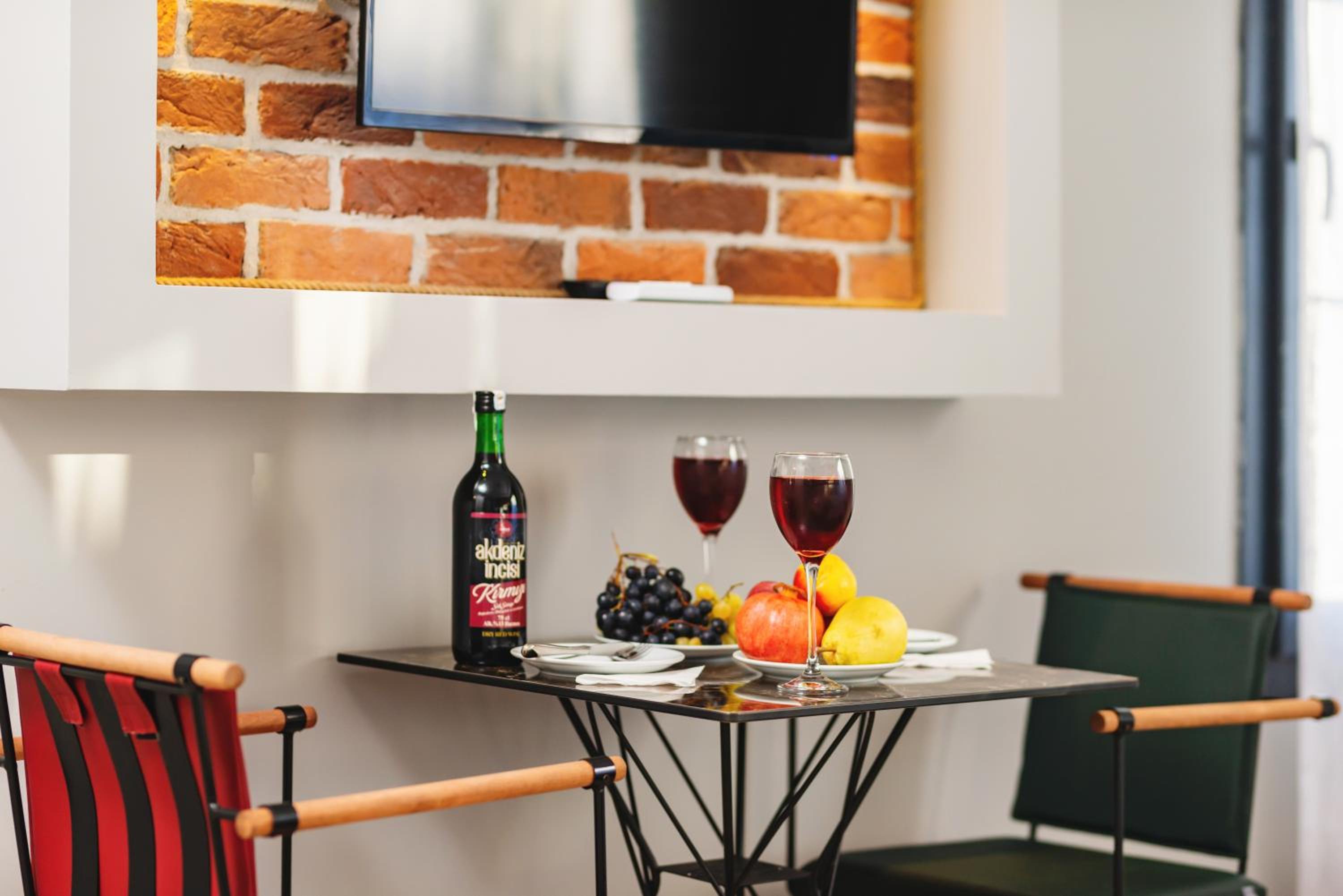 Gloria Suites Old City - Image 39