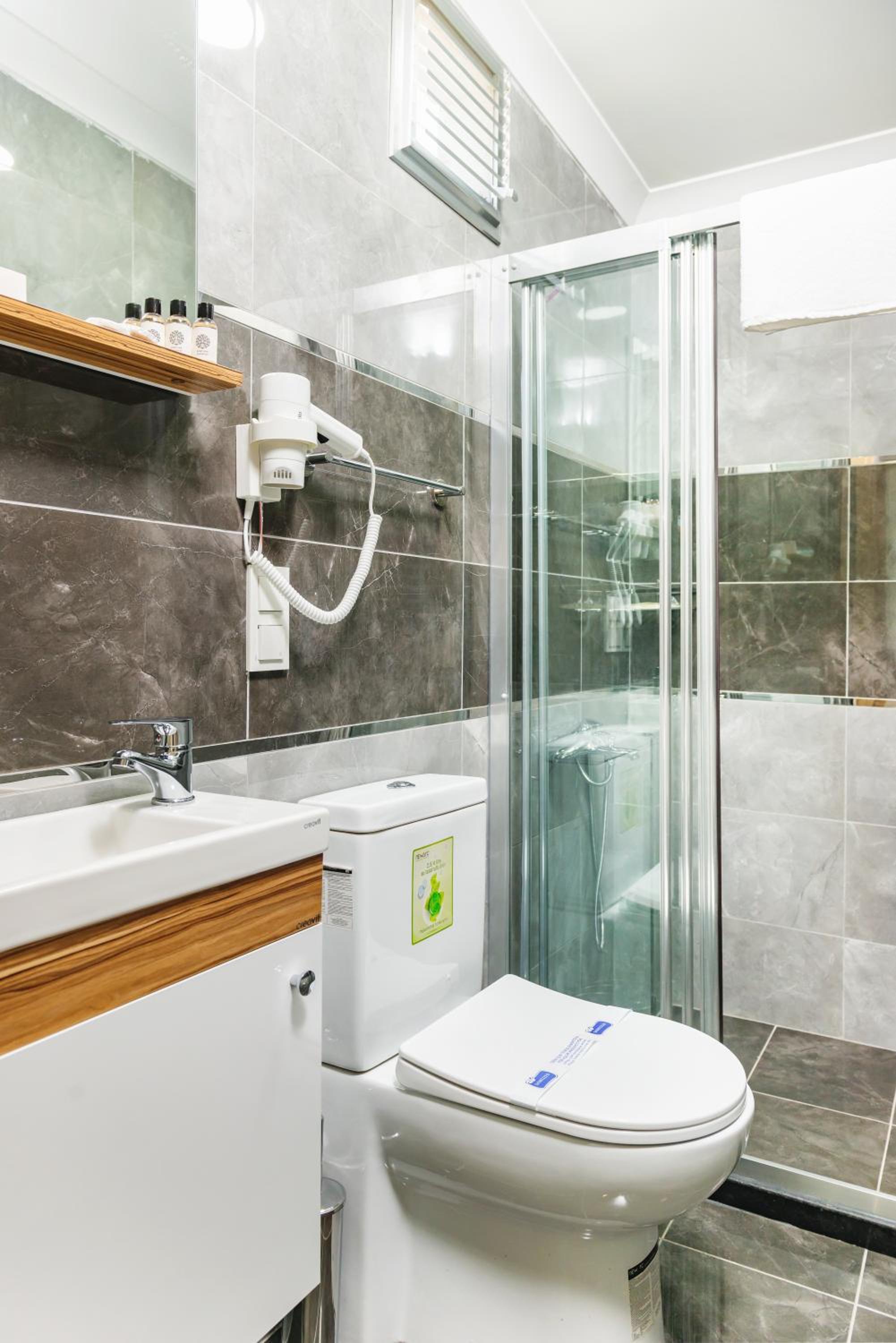 Gloria Suites Old City - Image 12