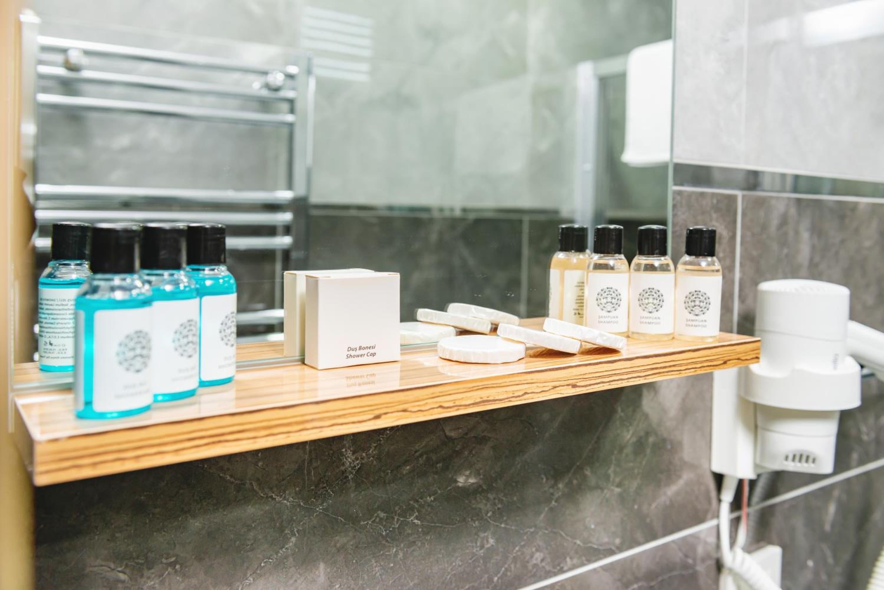 Gloria Suites Old City - Image 32