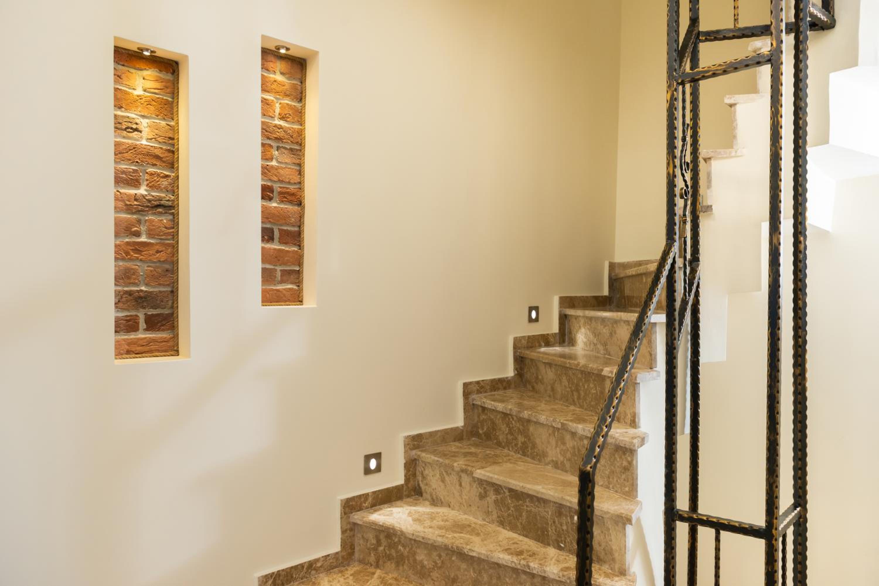 Gloria Suites Old City - Image 28