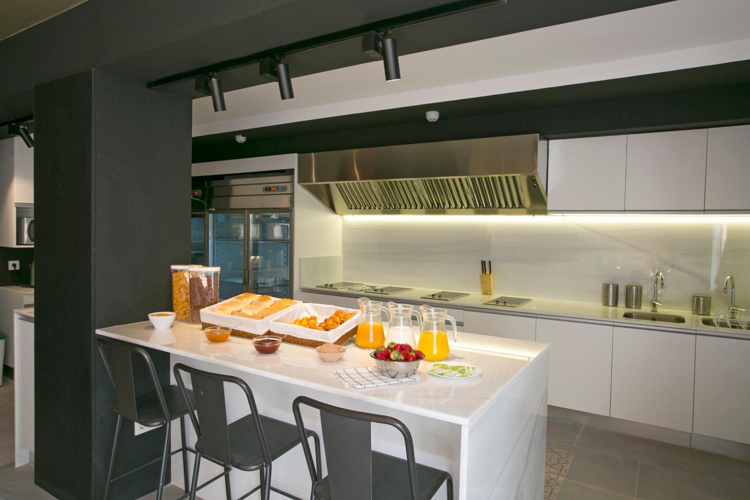 Sant Jordi Hostels Rock Palace