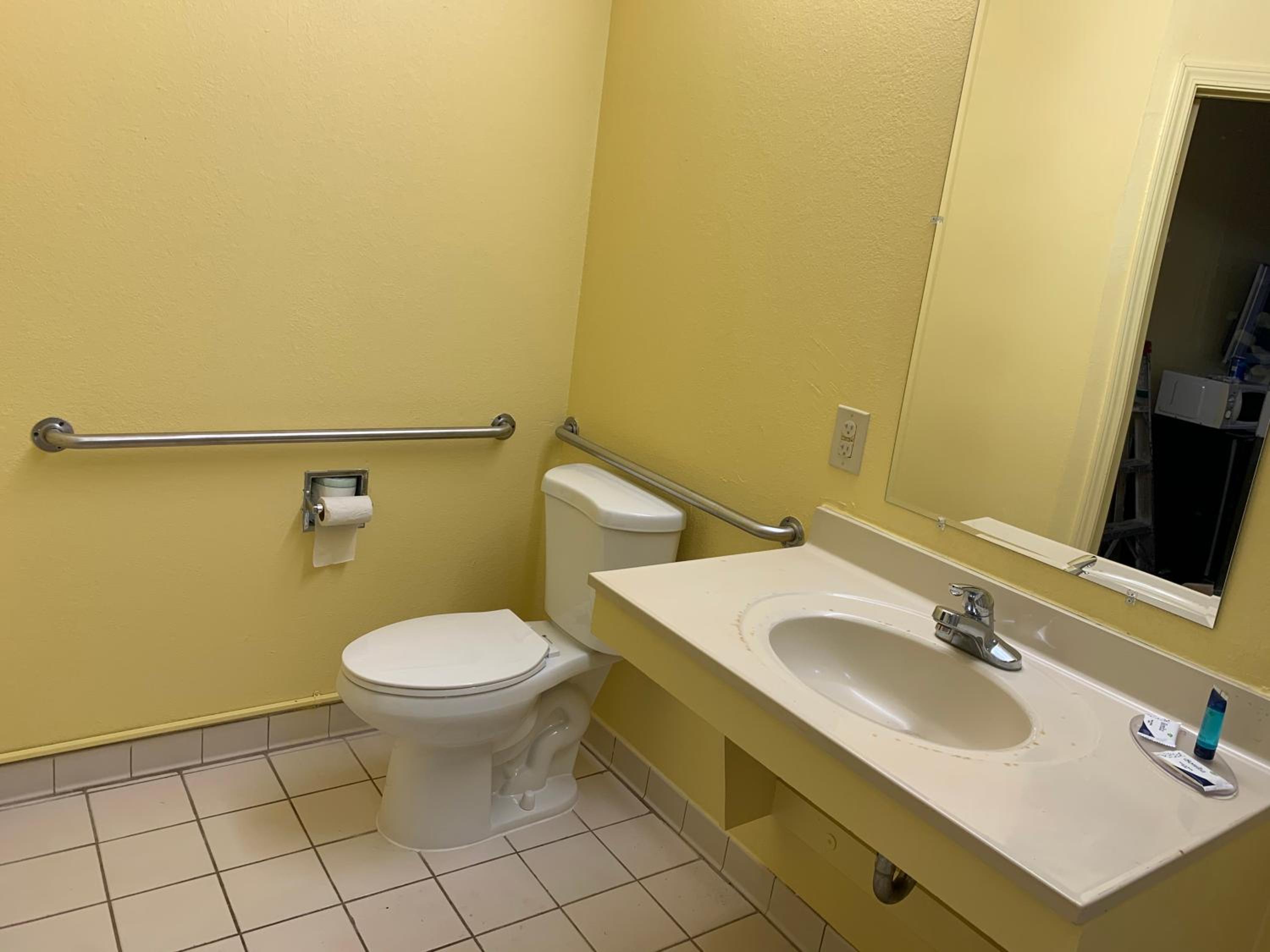 Dublin Vacations - Relax Inn  Suites - Property Image 9