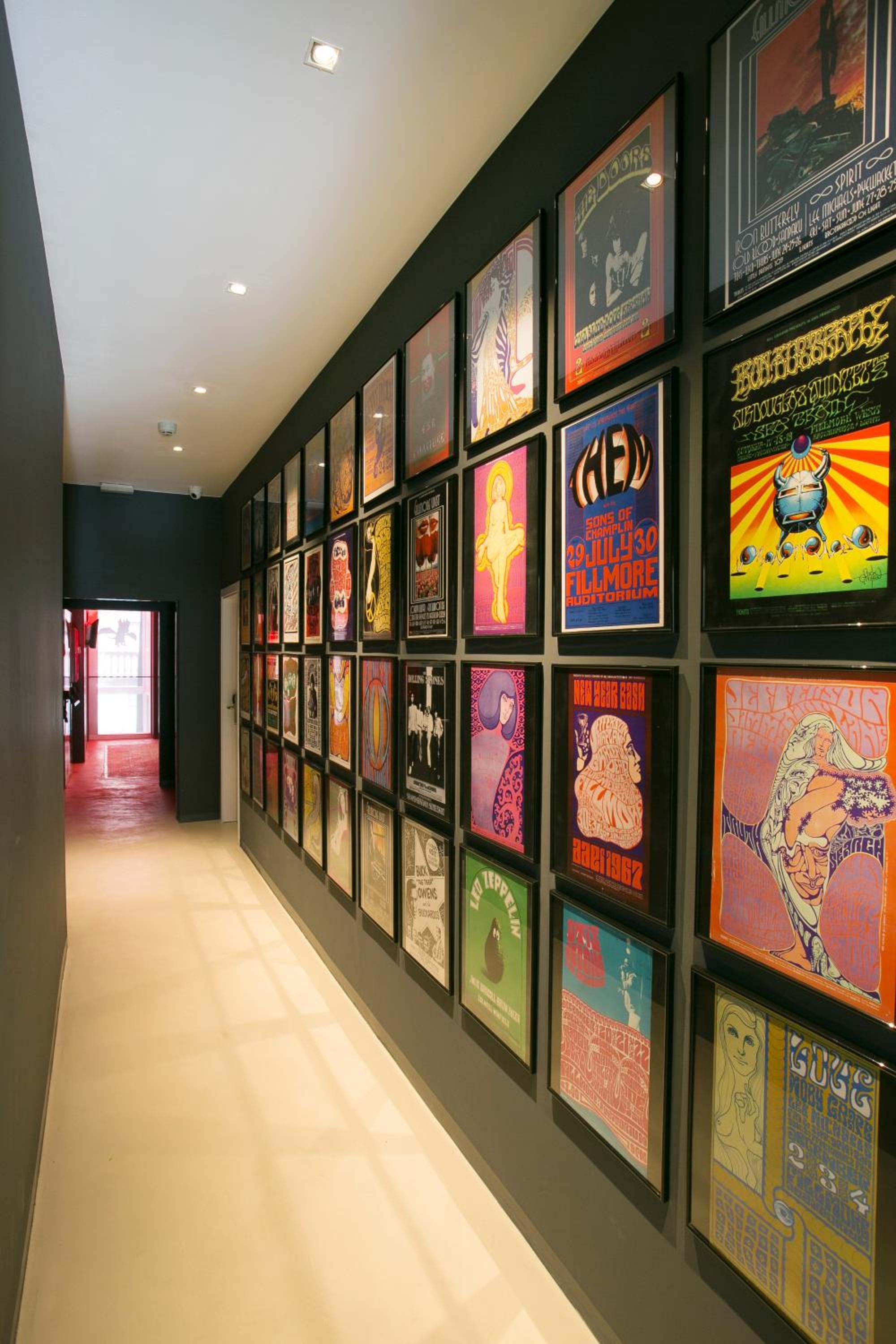 Sant Jordi Hostels Rock Palace