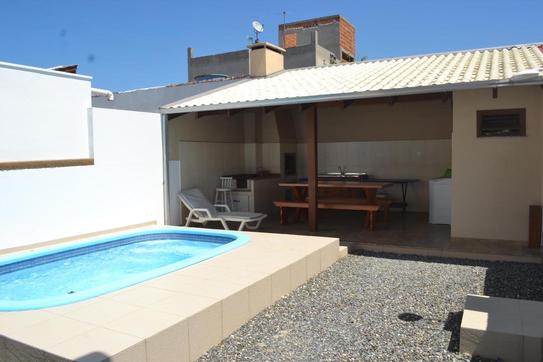 Sobrado c piscina a 500 metros da praia Canto Grande Rutilio N125