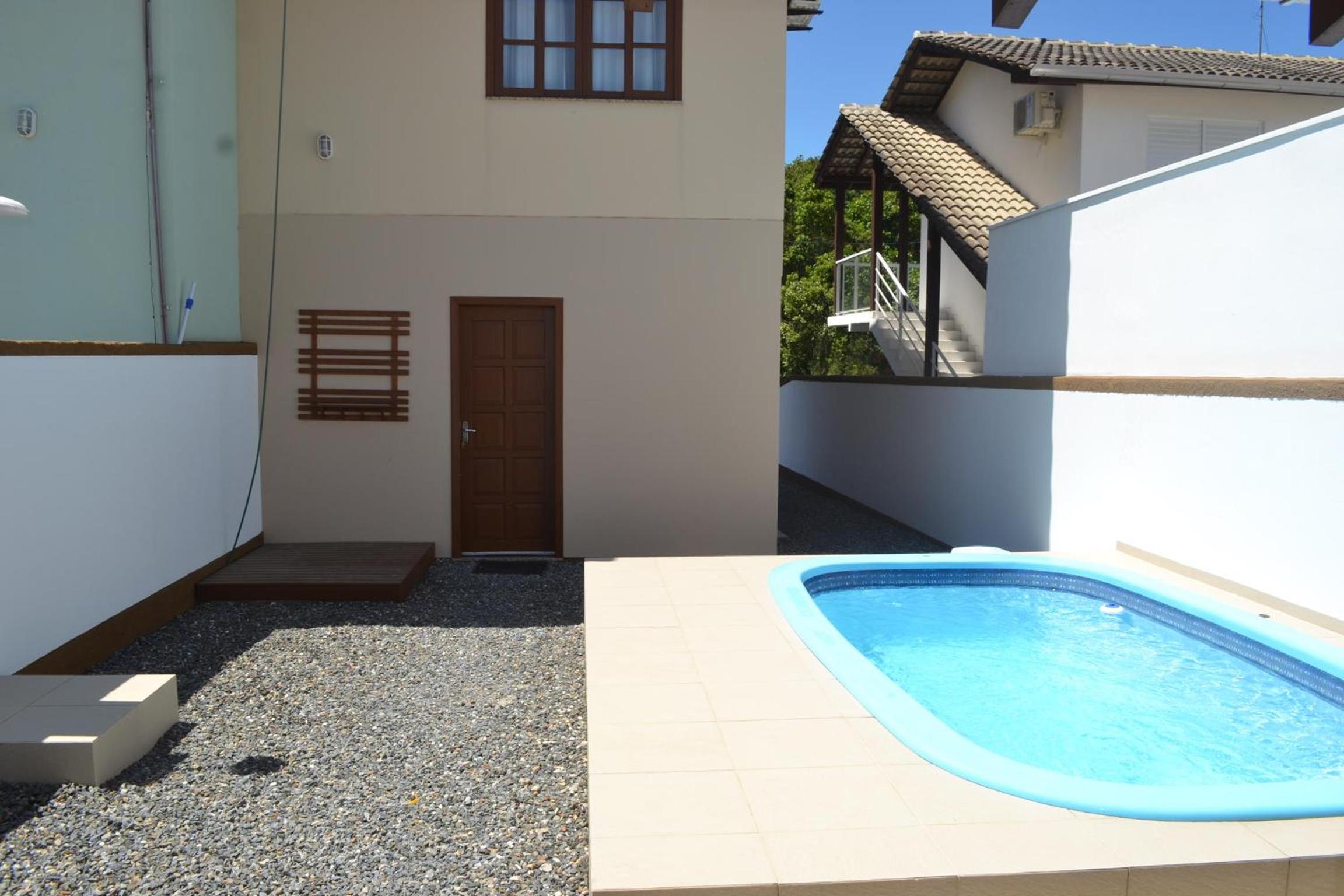 Sobrado c piscina a 500 metros da praia Canto Grande Rutilio N125