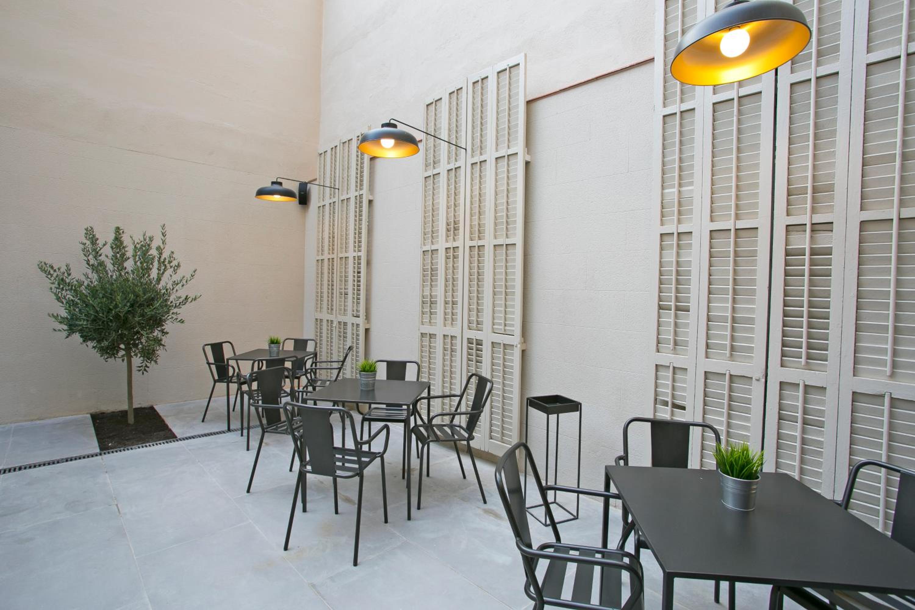 Sant Jordi Hostels Rock Palace