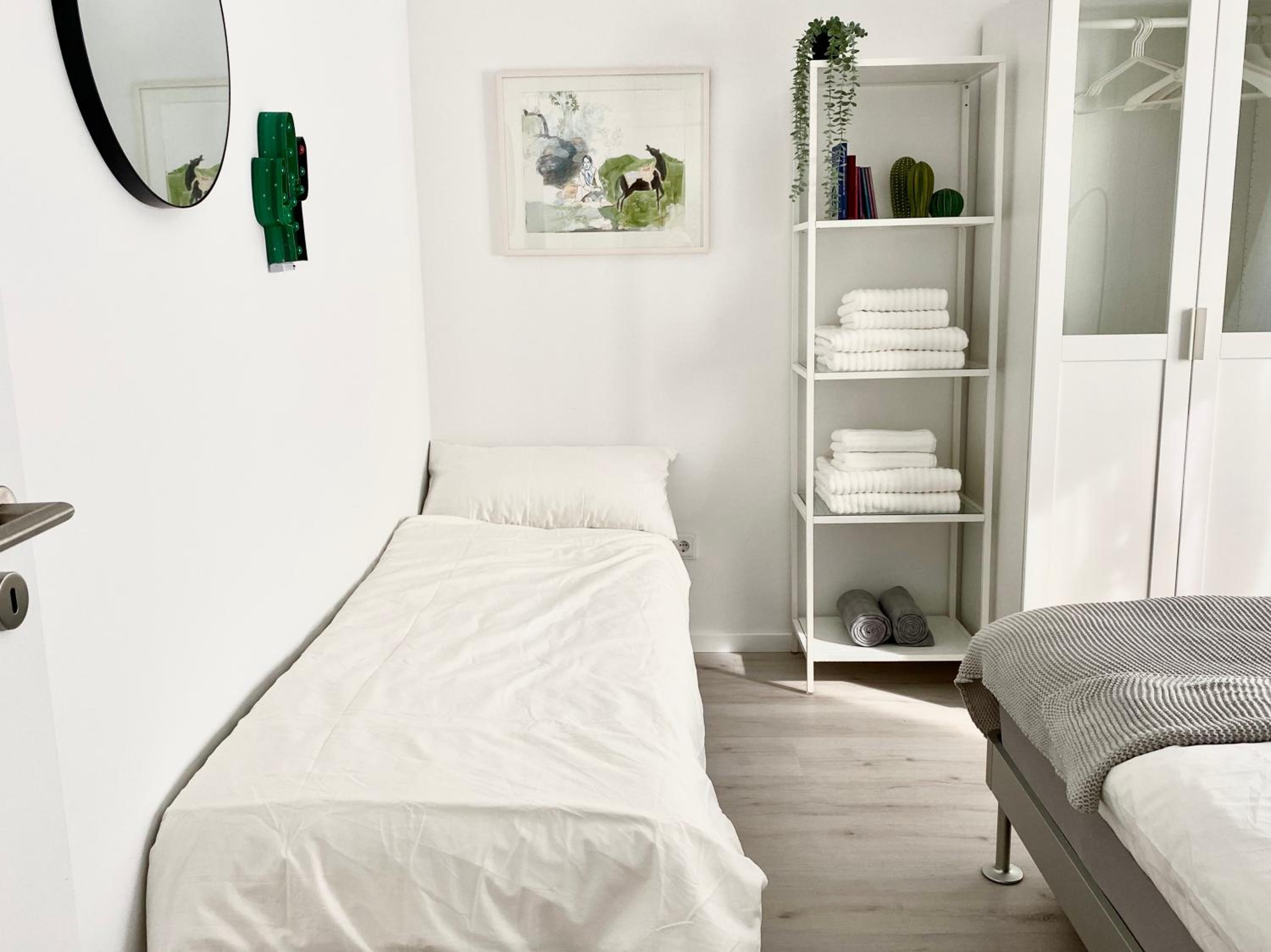 modernes Apartment, Terrasse und Garten am Lilienthalpark im Südwesten Berlins