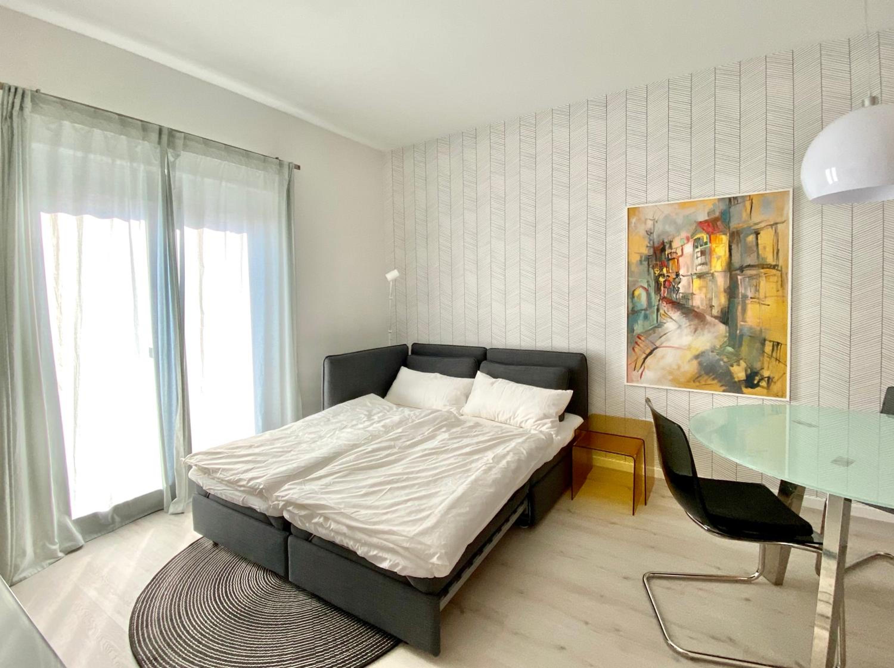 modernes Apartment, Terrasse und Garten am Lilienthalpark im Südwesten Berlins