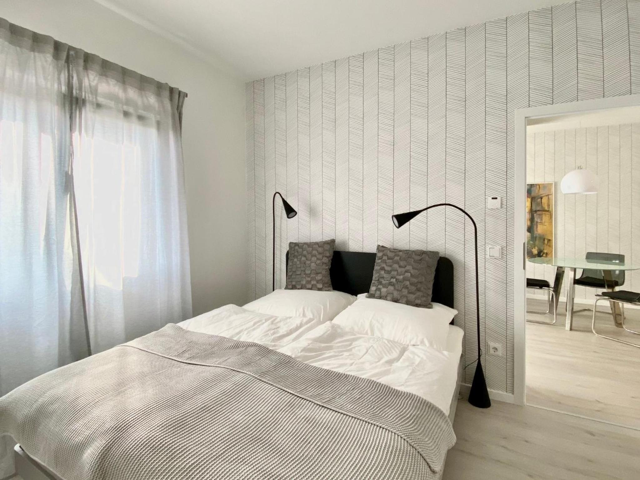 modernes Apartment, Terrasse und Garten am Lilienthalpark im Südwesten Berlins
