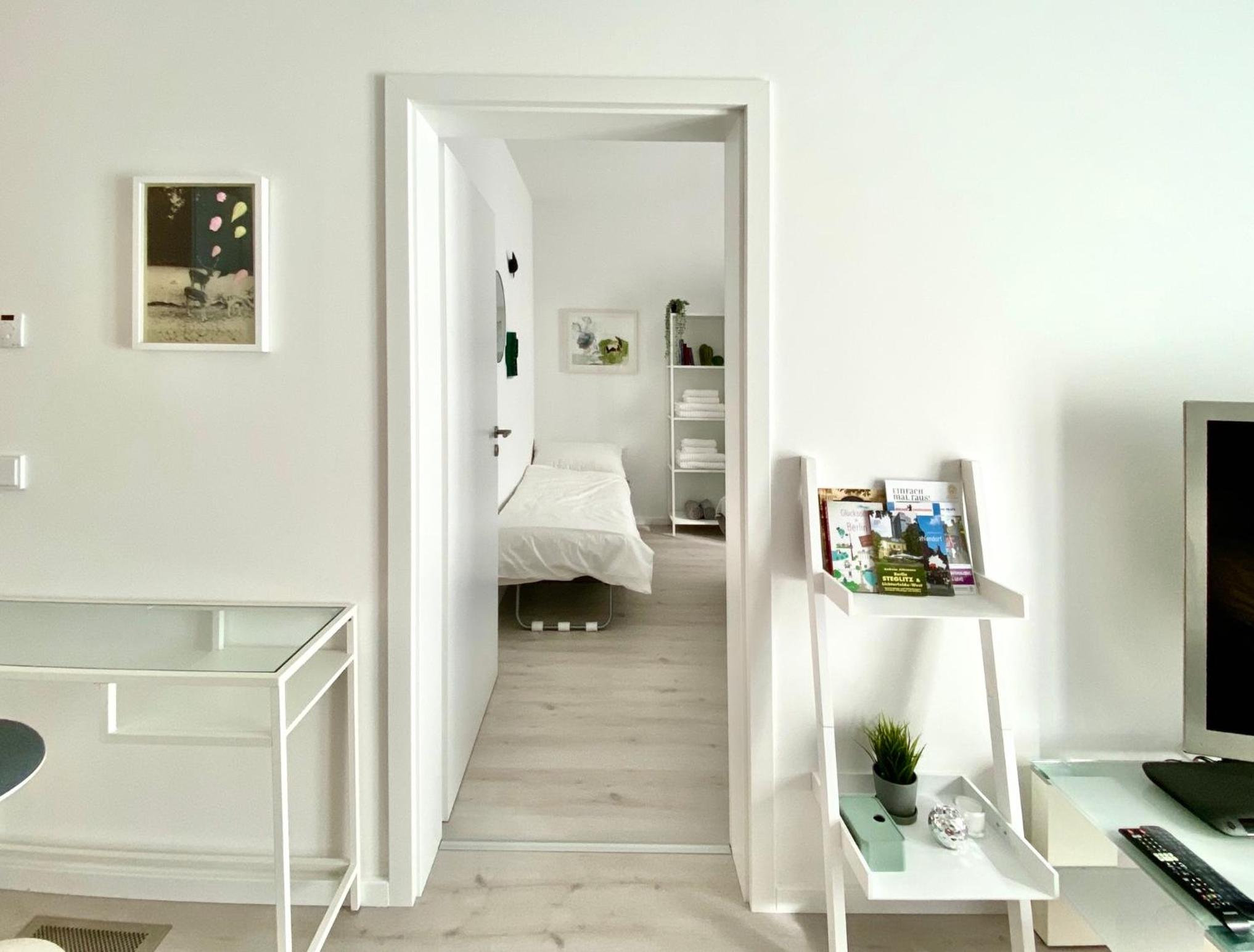 modernes Apartment, Terrasse und Garten am Lilienthalpark im Südwesten Berlins