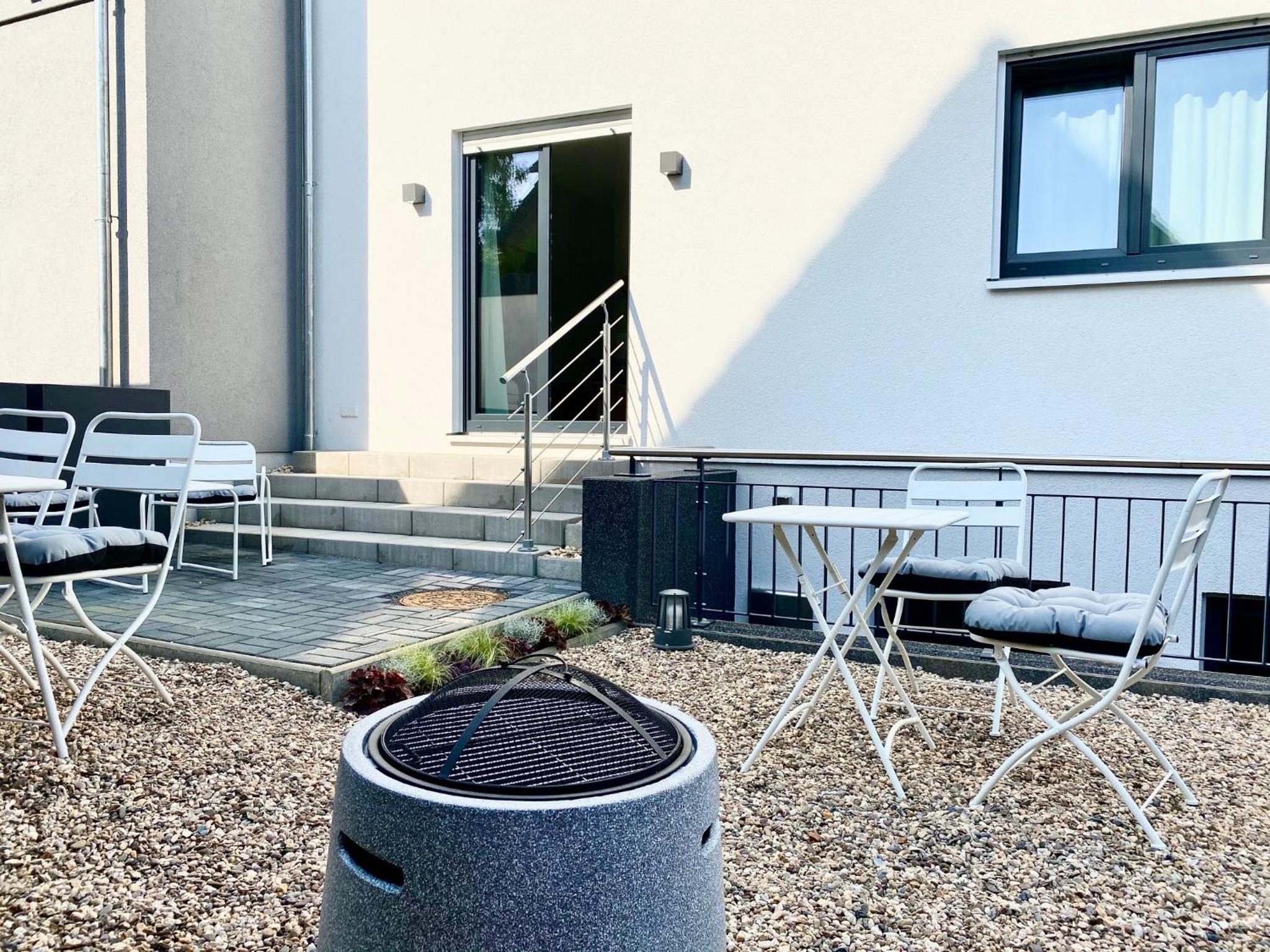 modernes Apartment, Terrasse und Garten am Lilienthalpark im Südwesten Berlins