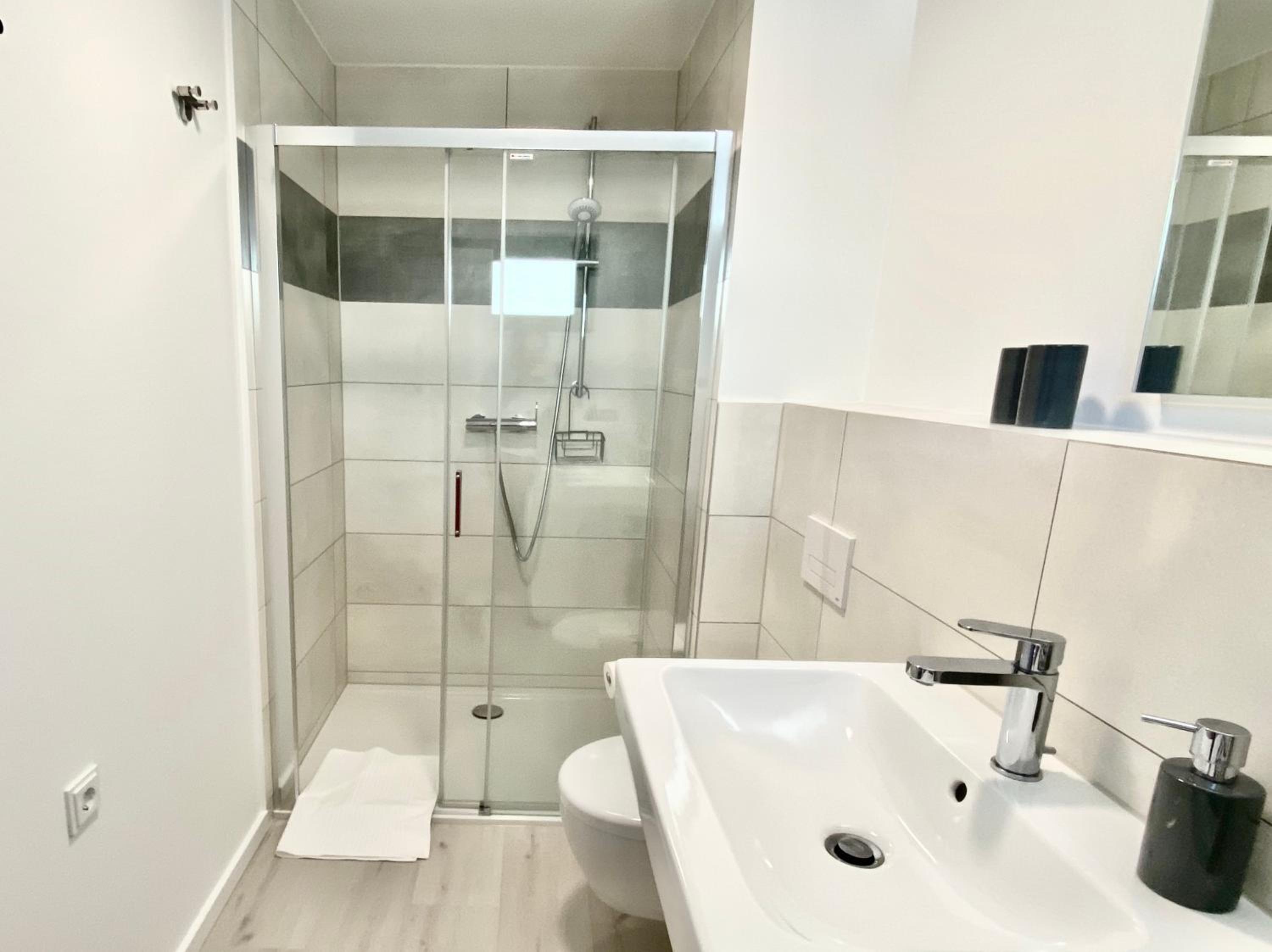 modernes Apartment, Terrasse und Garten am Lilienthalpark im Südwesten Berlins
