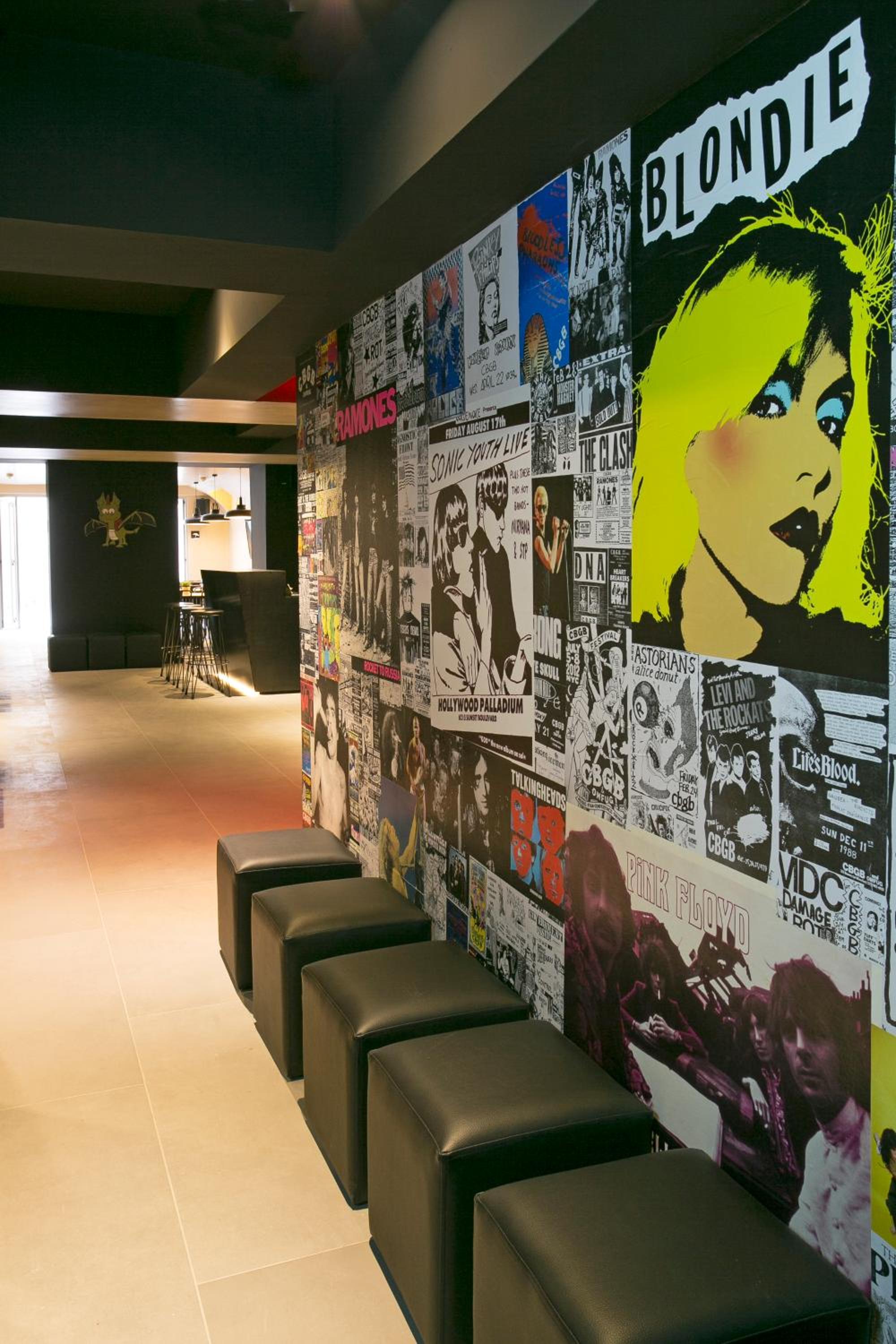 Sant Jordi Hostels Rock Palace