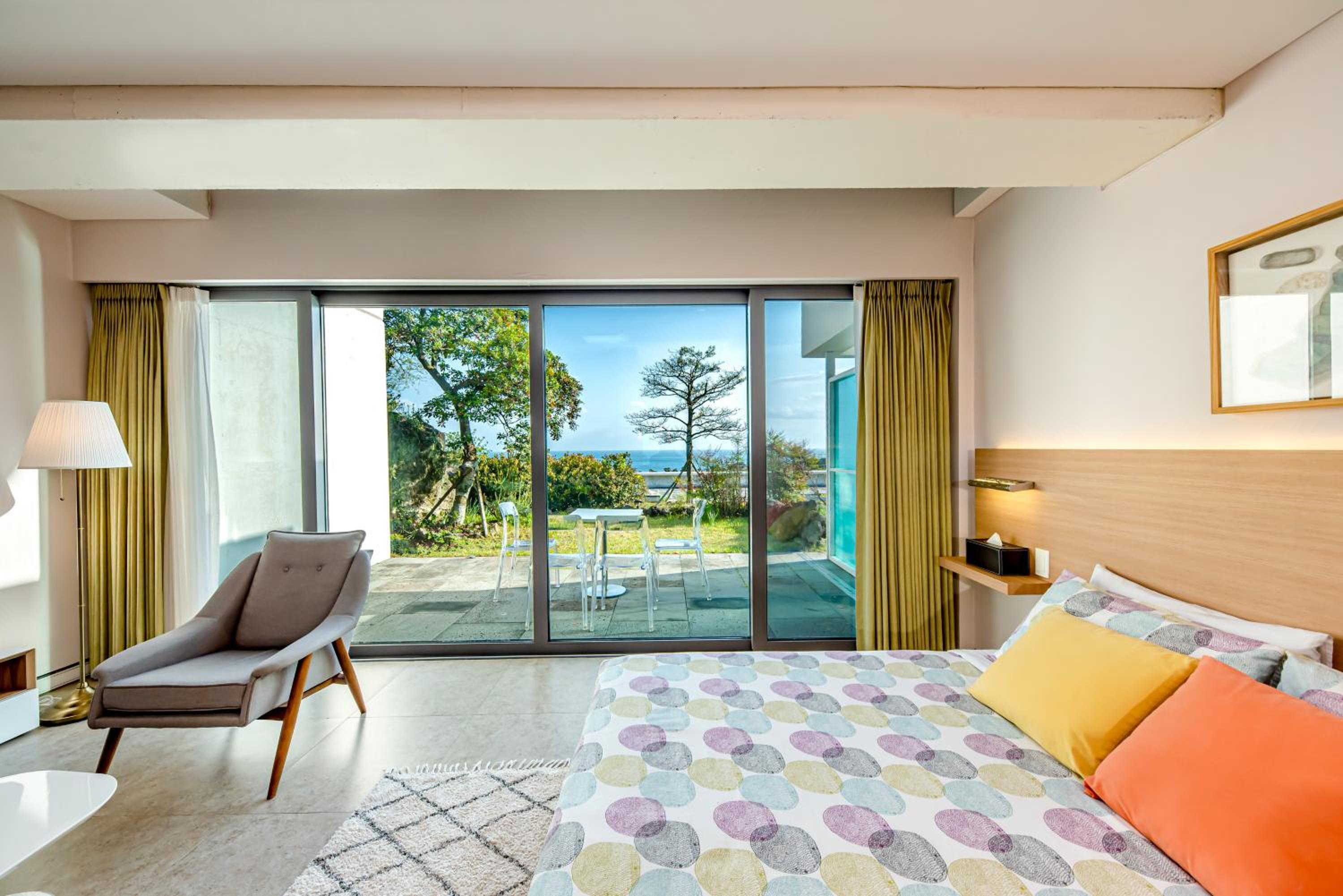 Jeju Bom stay & Art Gallery