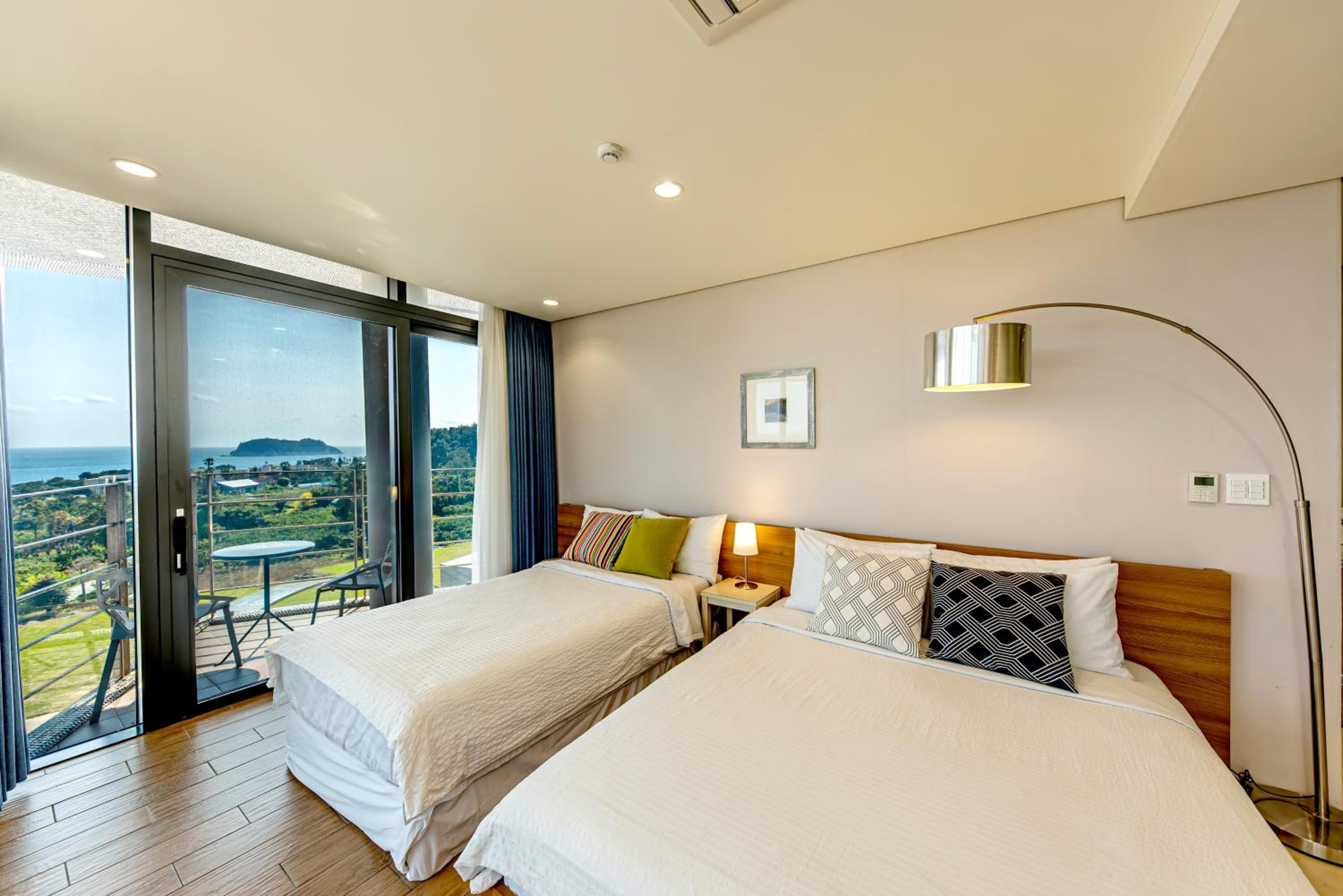 Jeju Bom stay & Art Gallery
