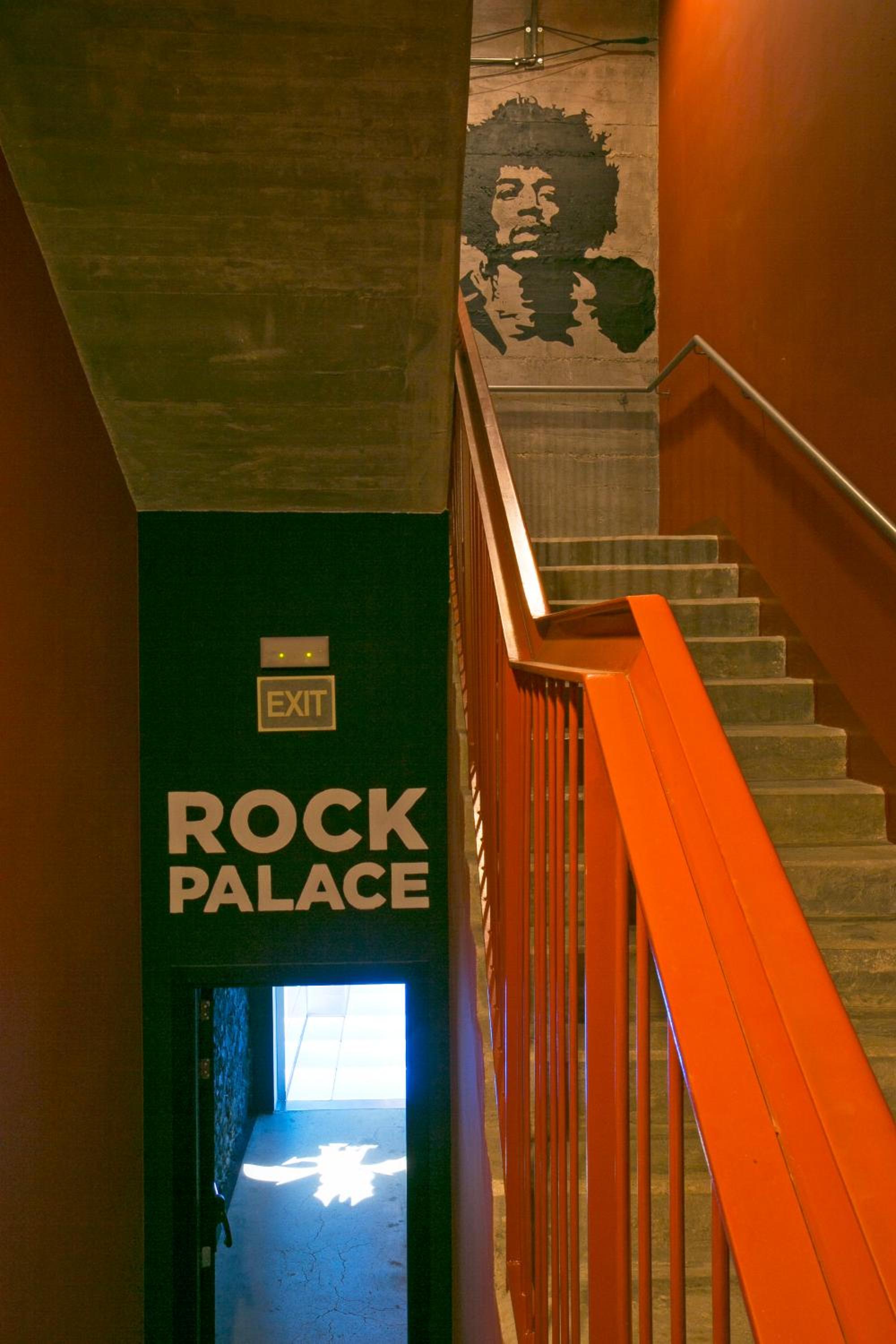 Sant Jordi Hostels Rock Palace