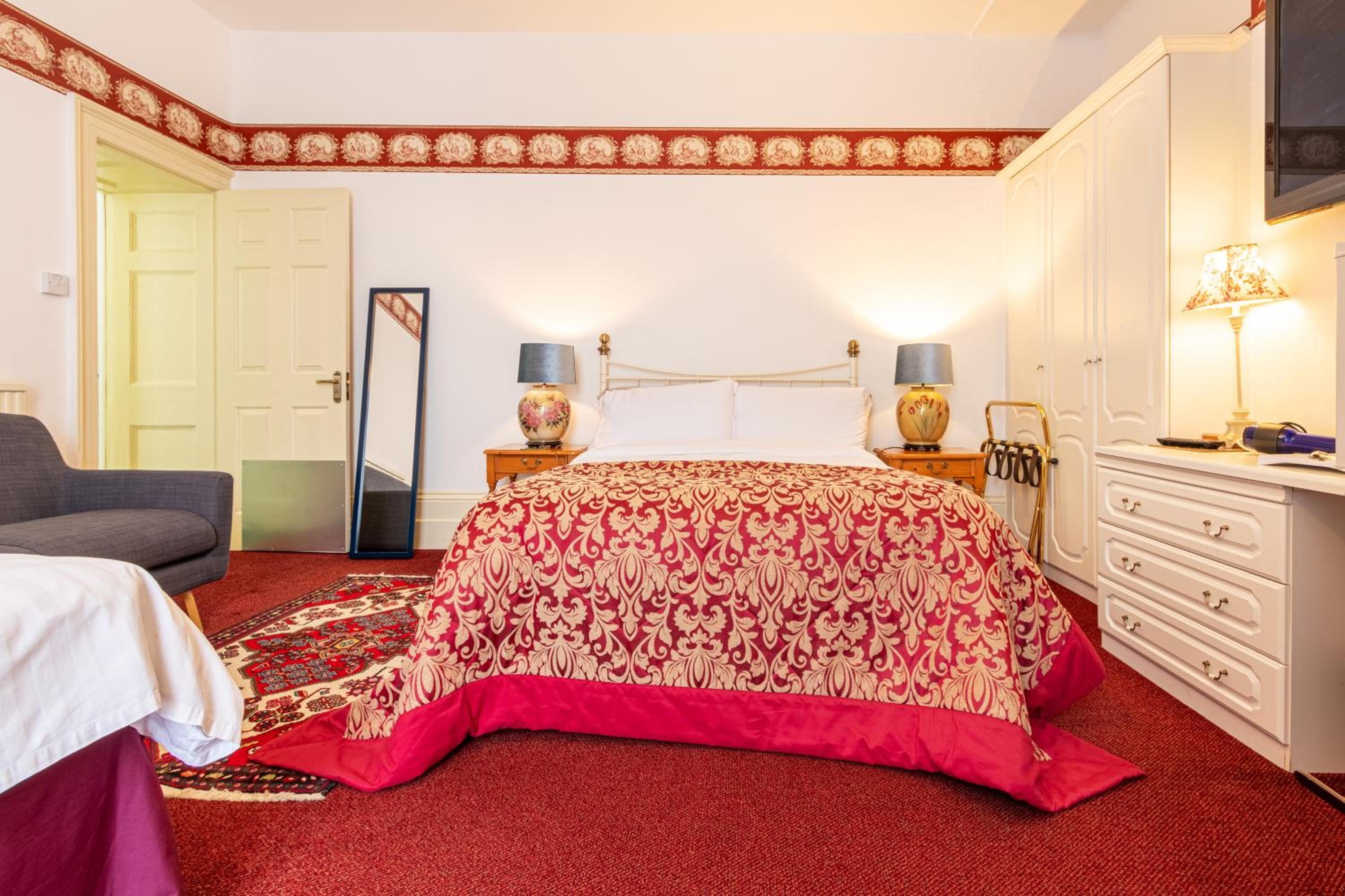 Dover Vacations - Hubert House - Property Image 2