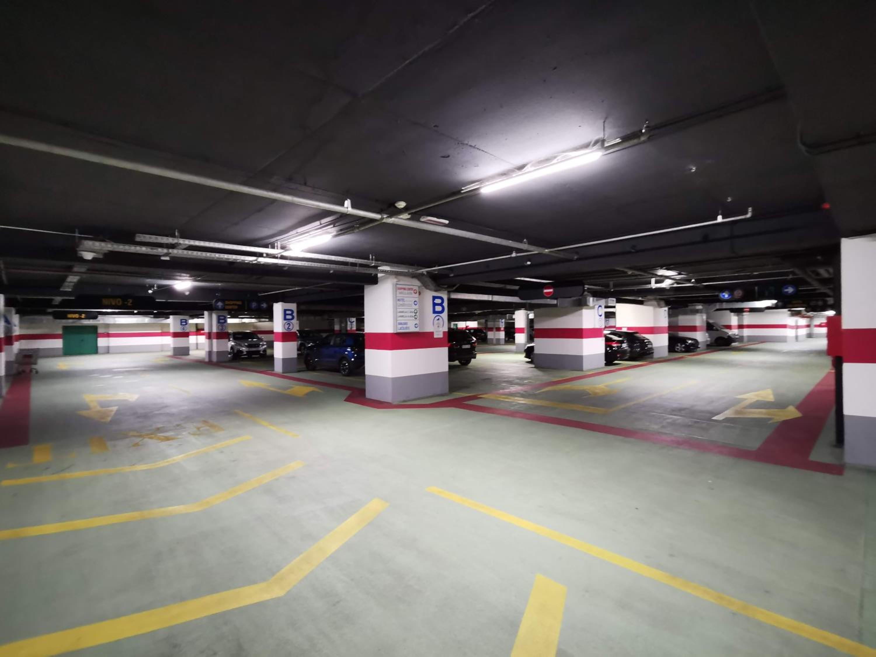 Luxury Apartment with a stunning view, FREE parking view 2