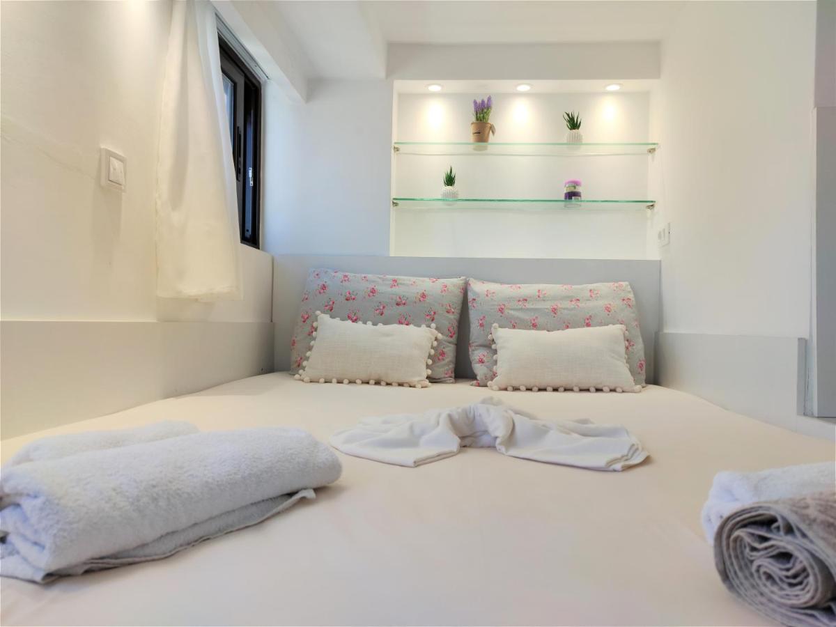 7. Luxurious sea view rooftop suite in the center! photo 4