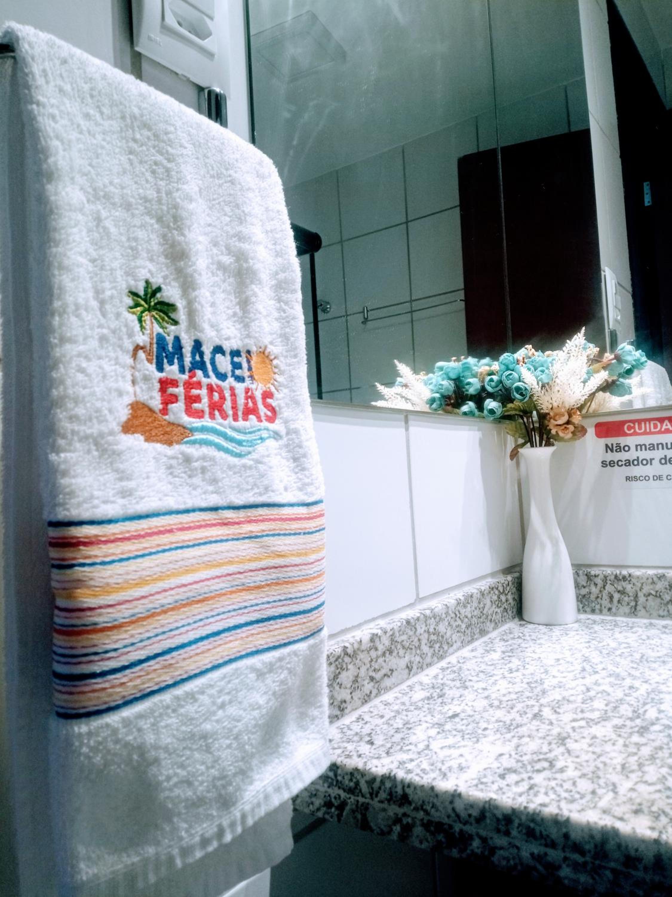 Maceió Férias - Apto completo e climatizado a 100m praia