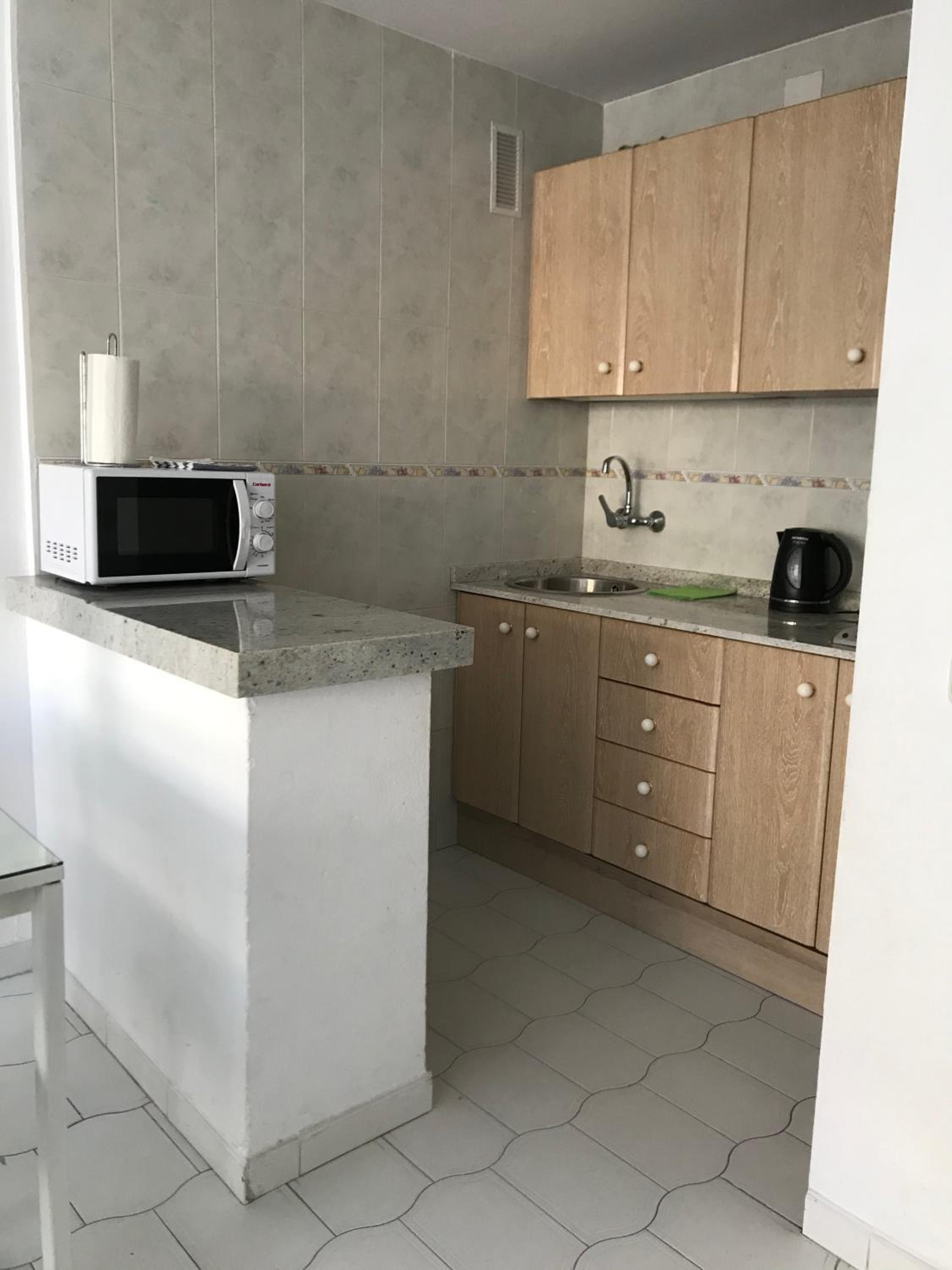 Estudios y Apartamentos Benal Beach view 5