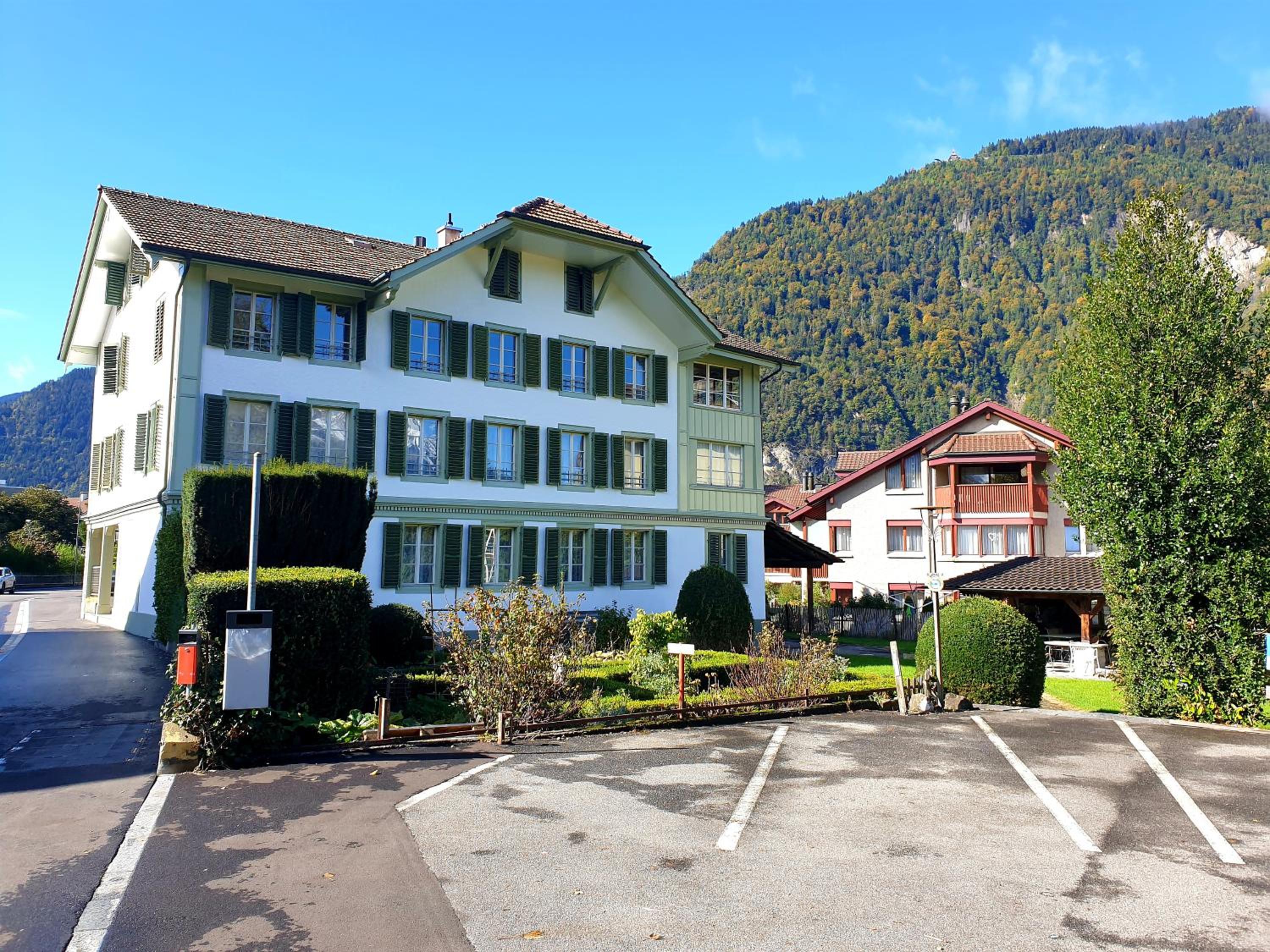 Interlaken Town House Sleeps 12 guests Central