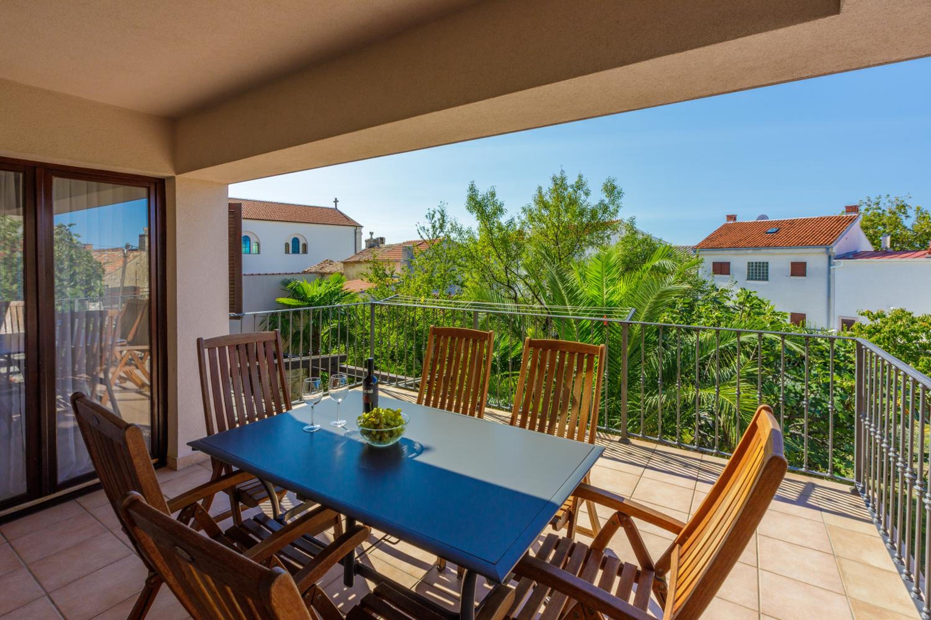 DAMIR - apartment with Jacuzzi view 3