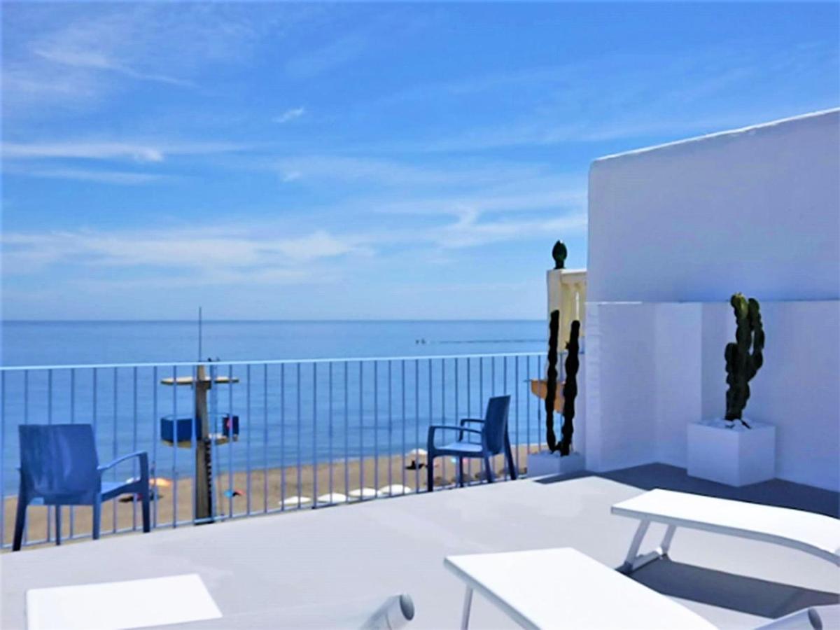 Bleu Mare Apartment photo 4