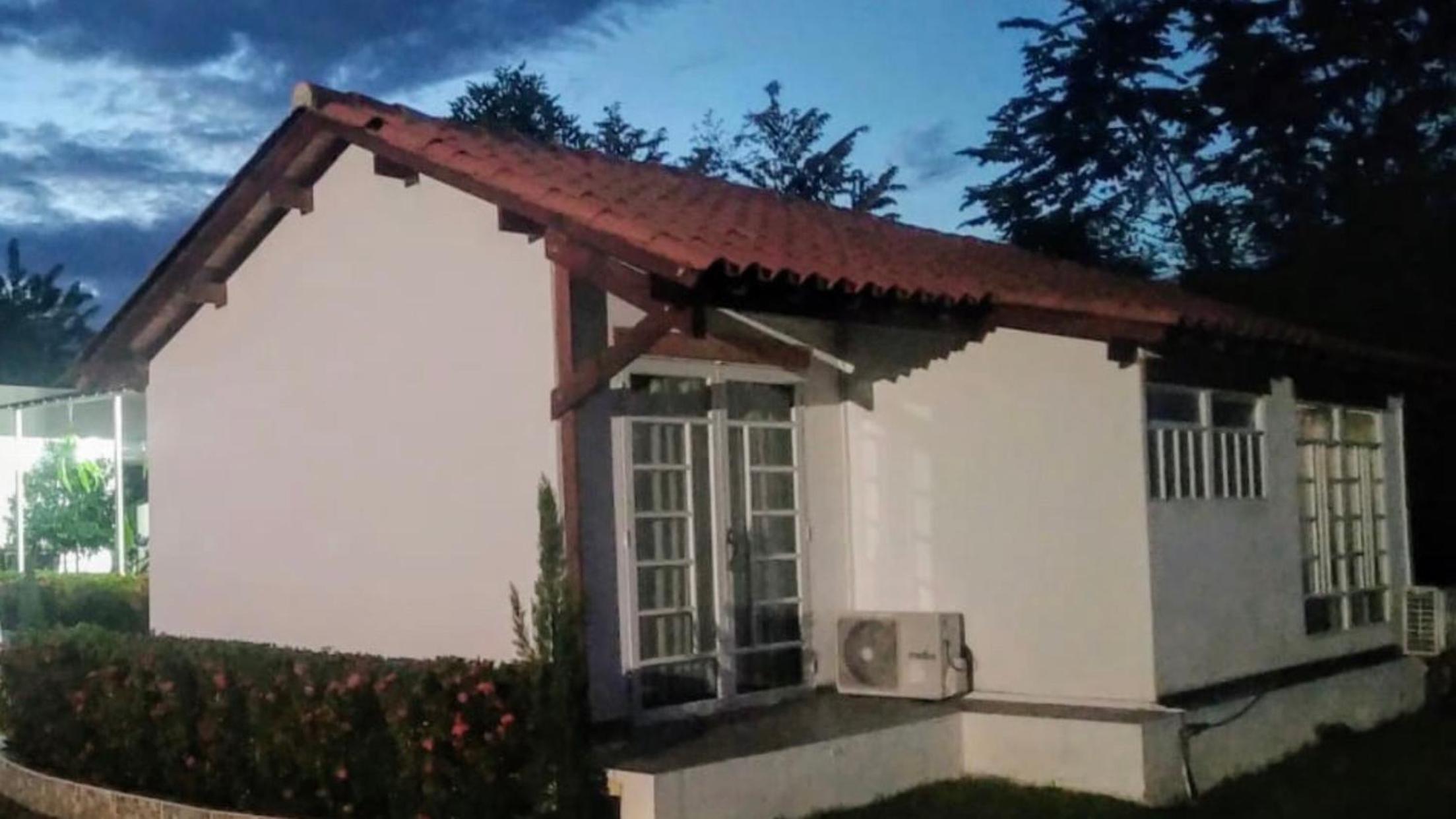 Hermosa Casa de campo grande con aire acon,wifi,piscina,billar !villa ensueño !