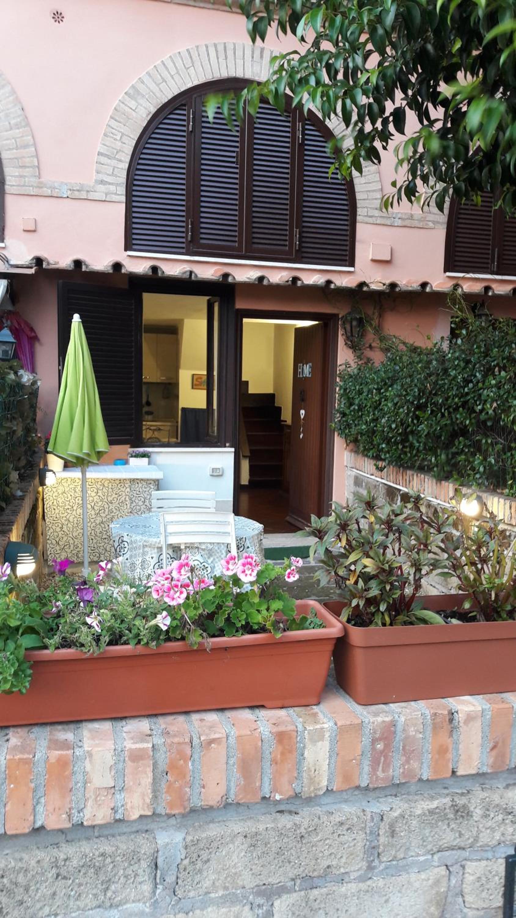 Charming Apartment with Garden, Parking & Metro