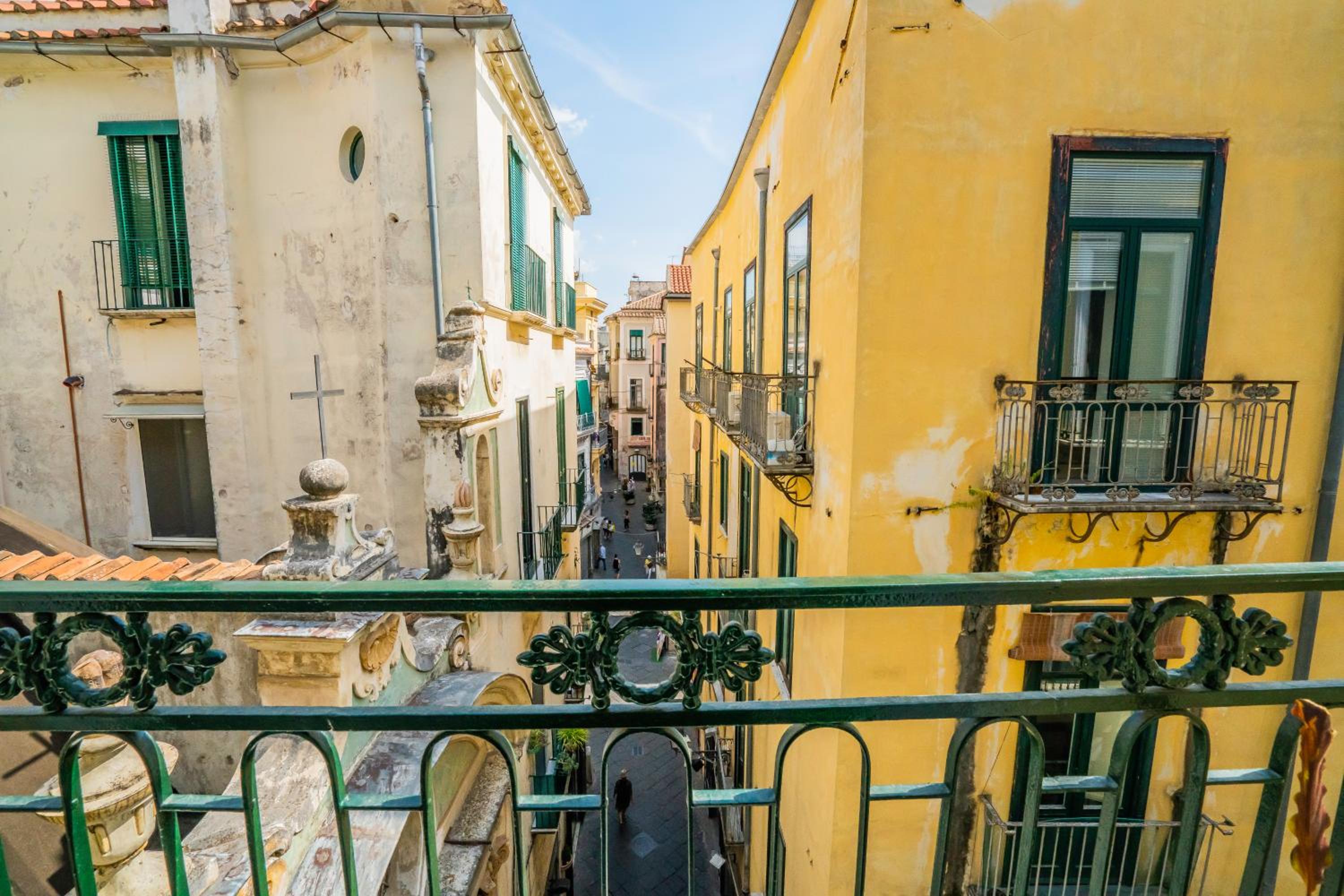 Hotel Vinto House Salerno Old Town - Image 1