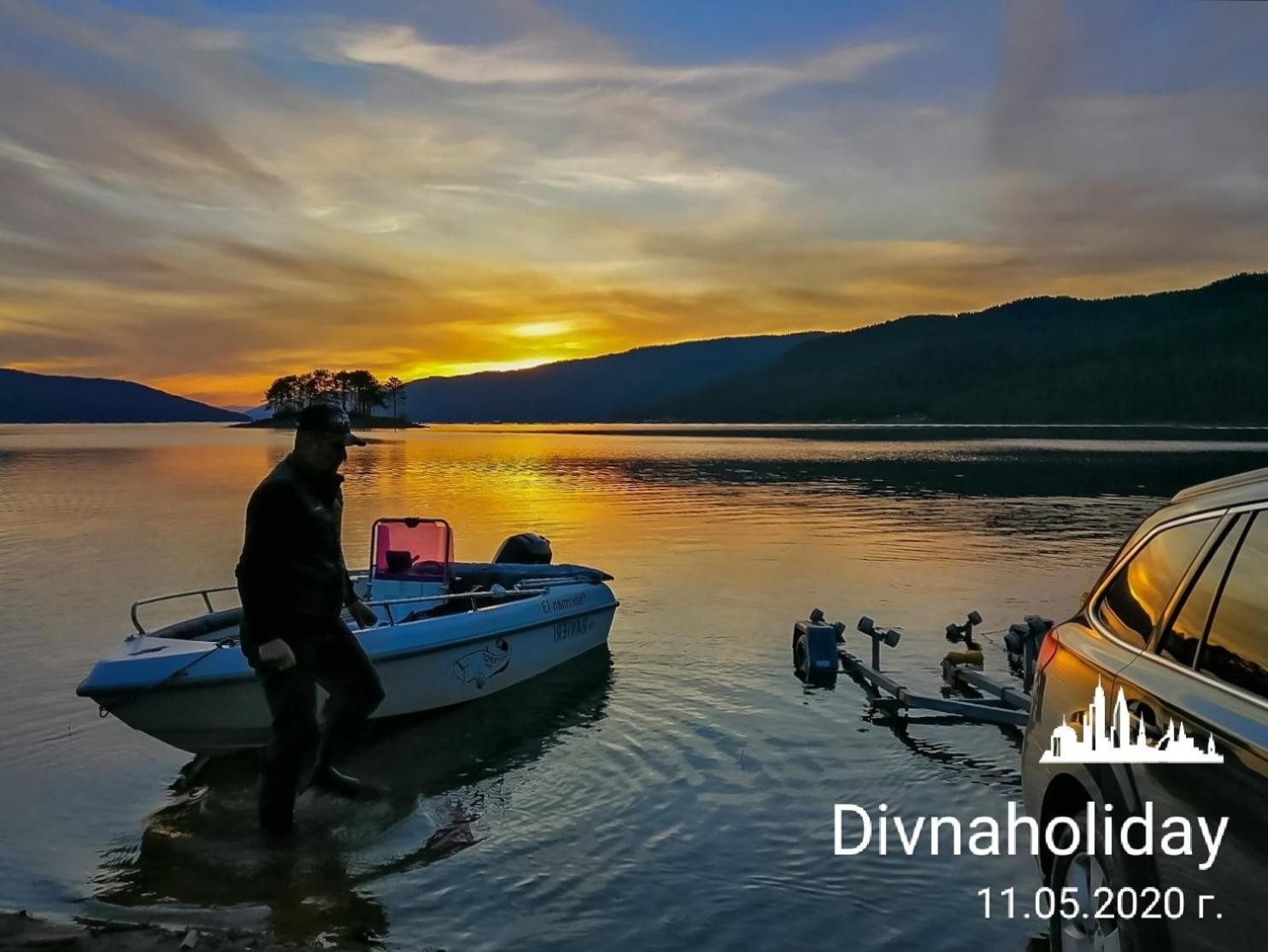 Divna Forest & Lake House