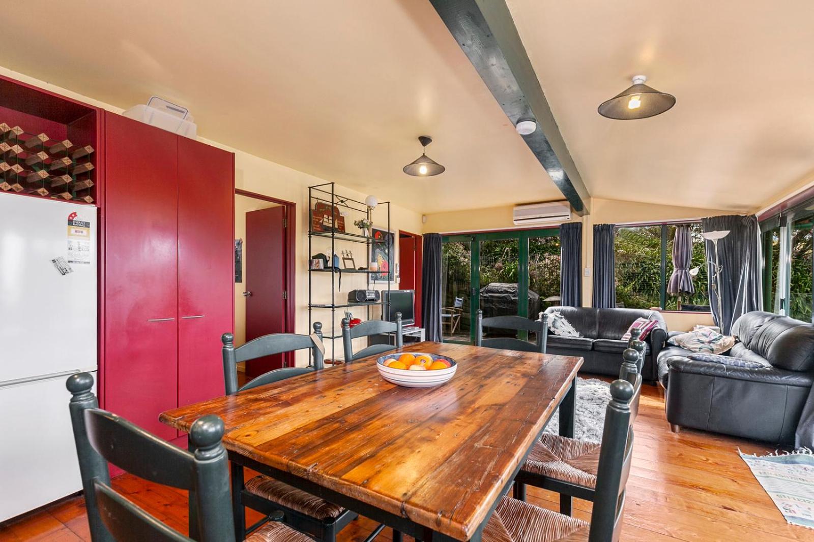 Pohutukawa Cottage - Matakana Holiday Home view 3